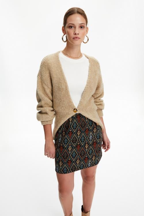  DÜĞMELİ TRİKO HIRKA