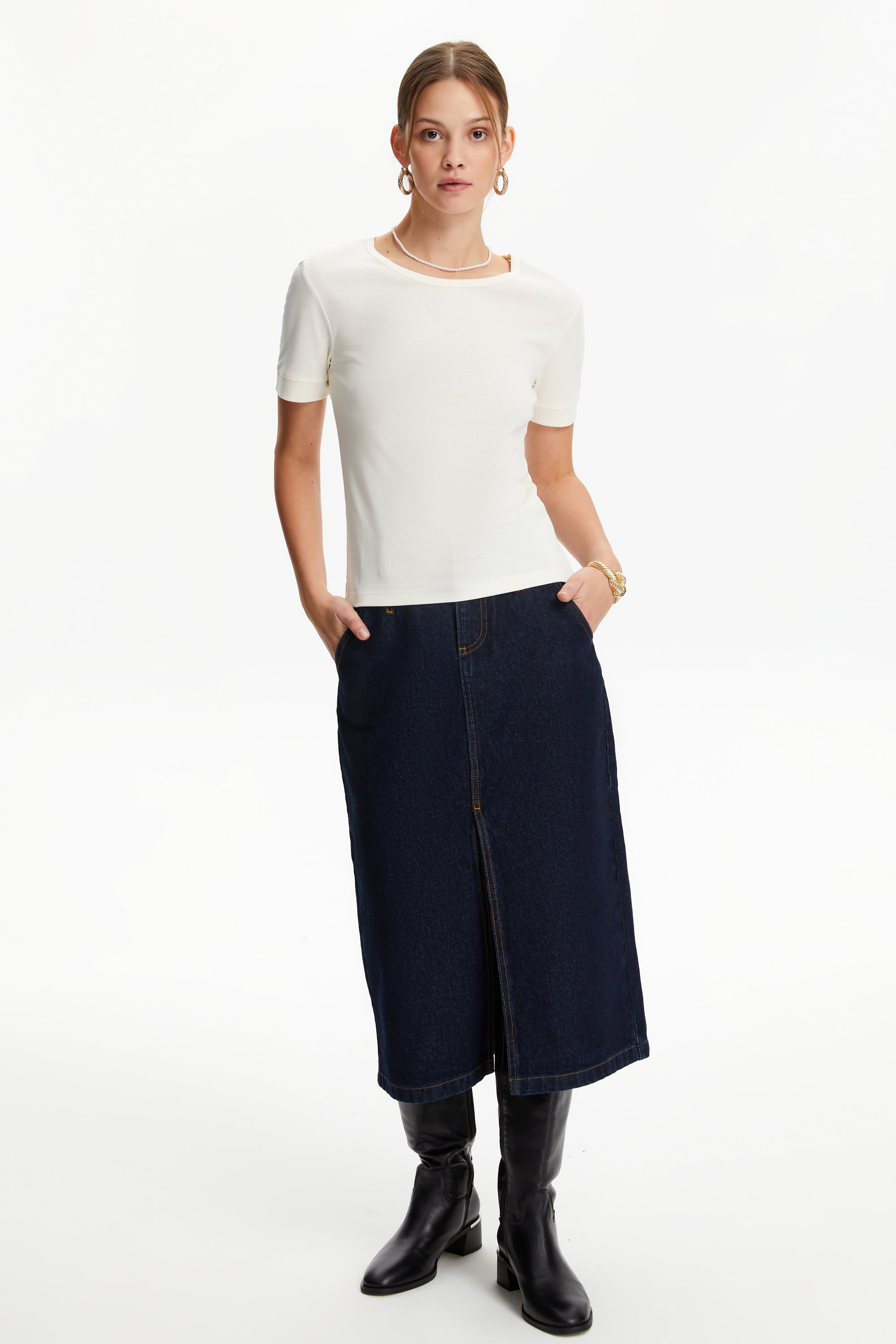 BİSİKLET YAKA KISA KOLLU T-SHIRT