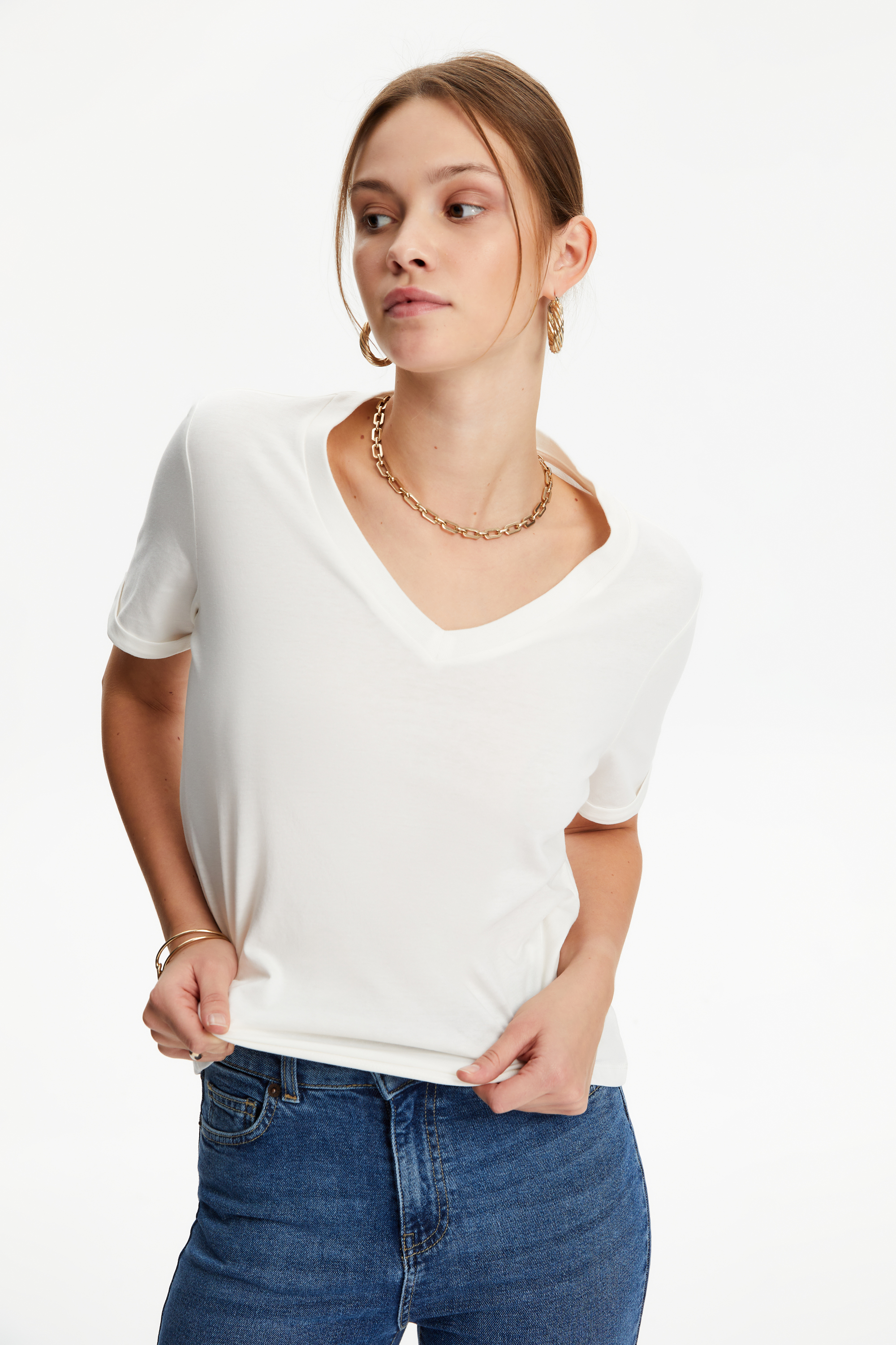 V YAKA KISA KOLLU T-SHIRT