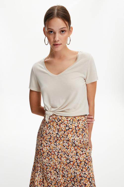  V YAKA VİSKON T-SHIRT