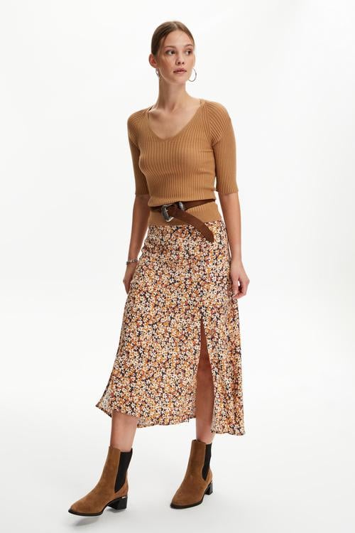  ÇİÇEK DESENLİ YIRTMAÇLI MİDİ ETEK