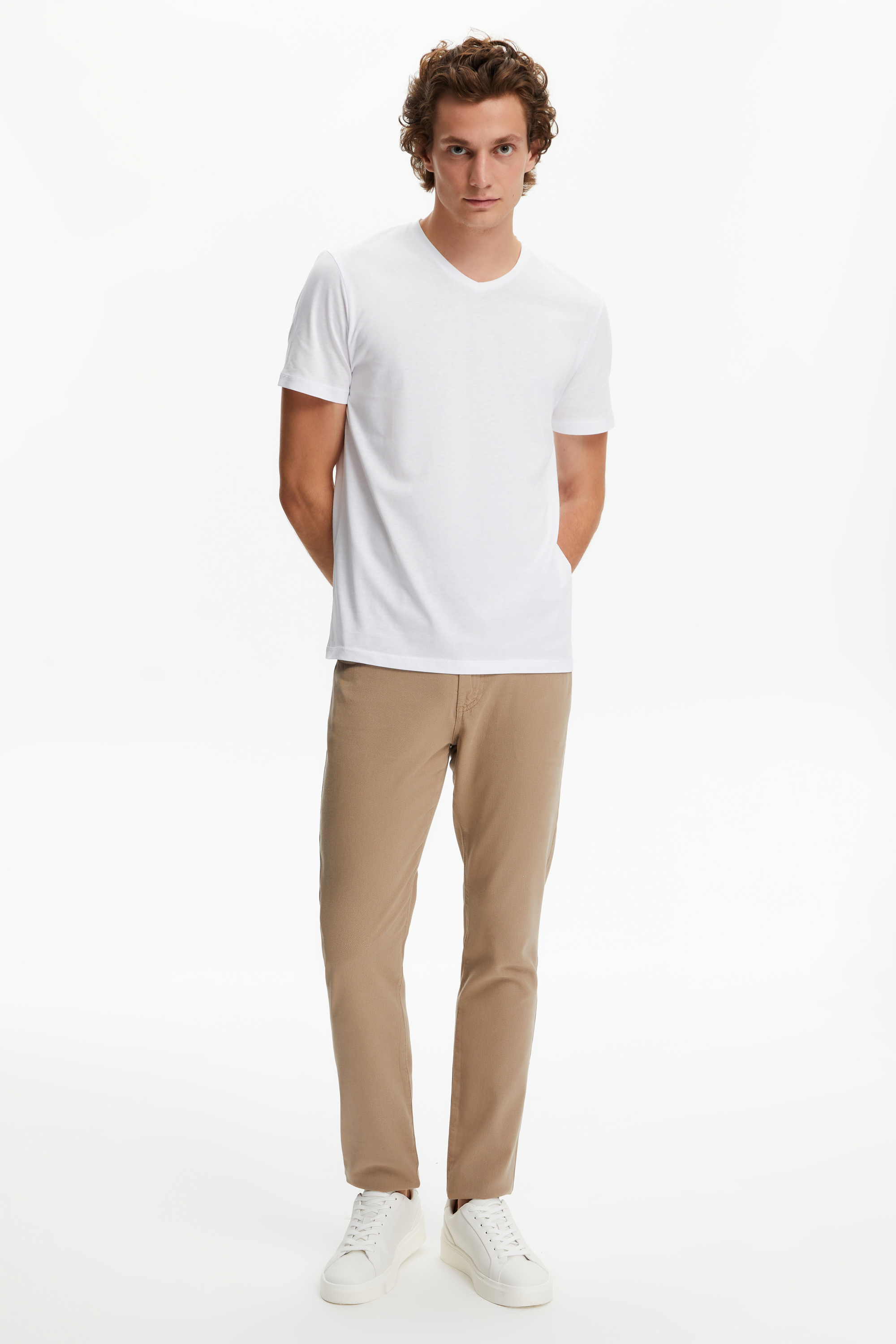 V YAKA KISA KOLLU T-SHIRT