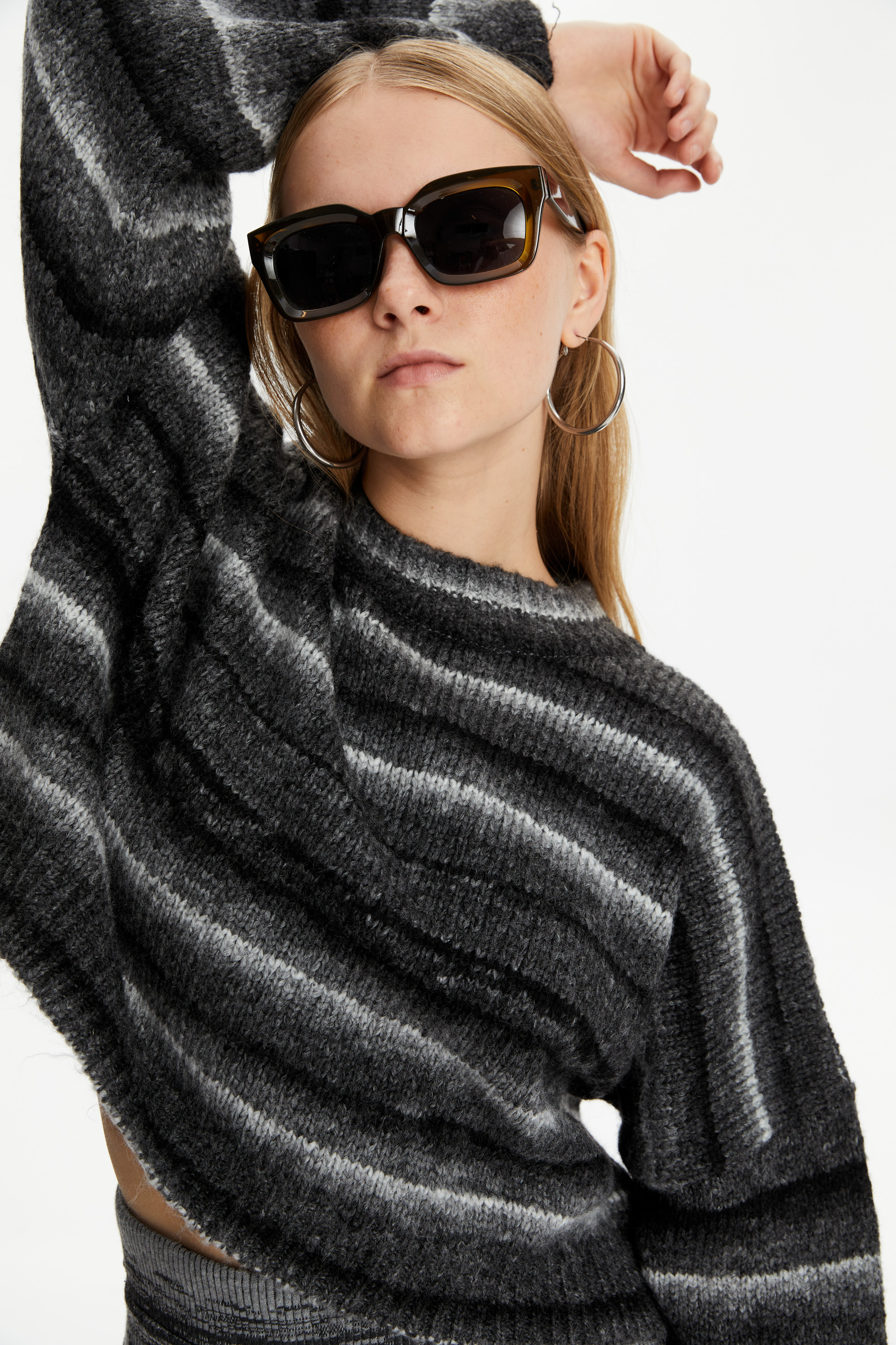 ÇİZGİLİ BİSİKLET YAKA TRİKO KAZAK