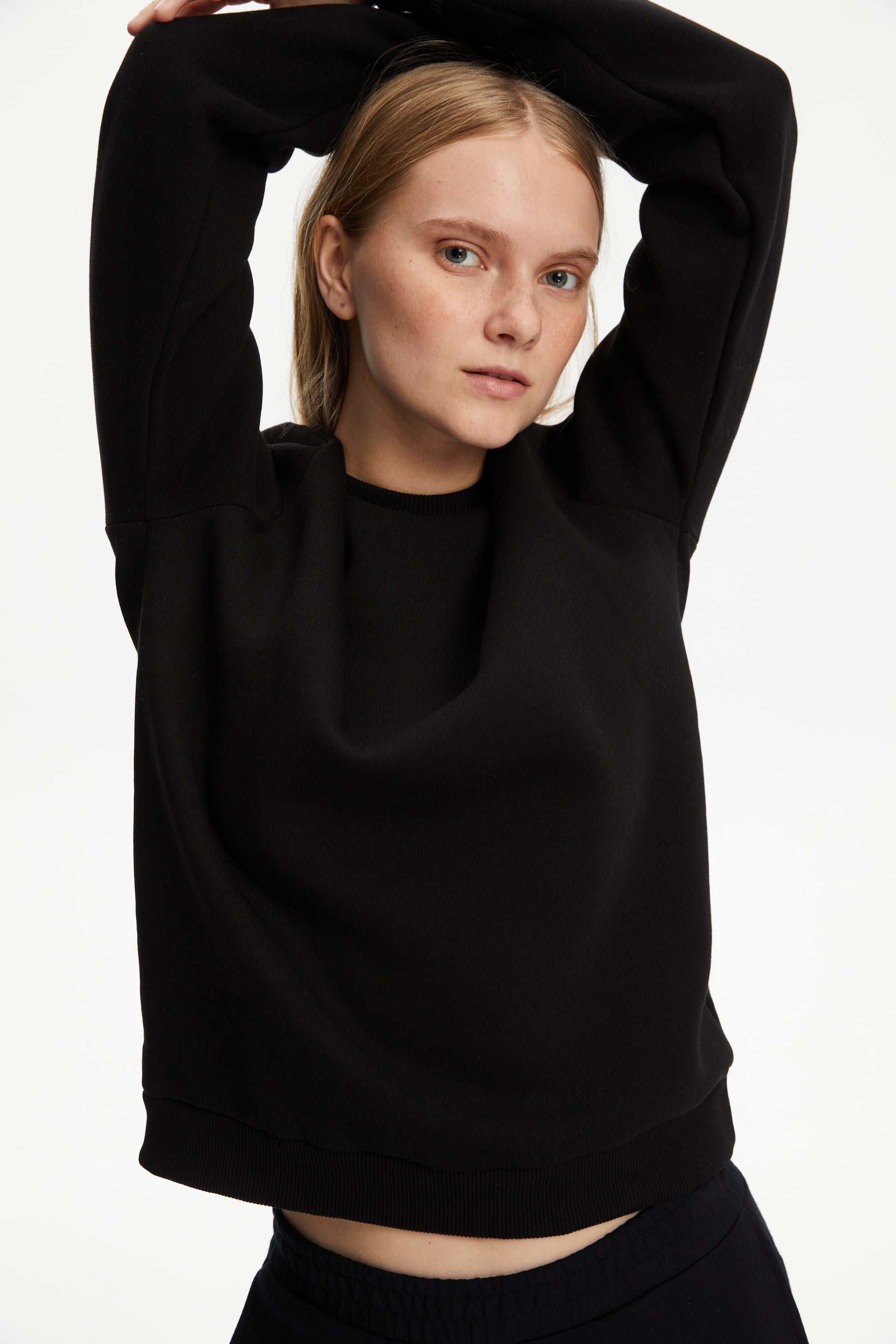 BİSİKLET YAKA SWEATSHIRT