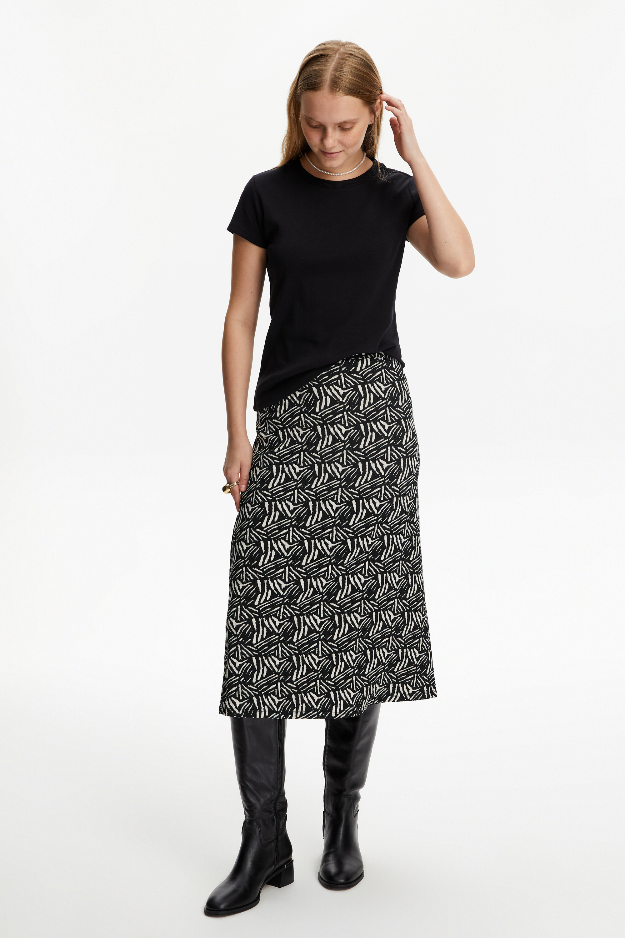 BİSİKLET YAKA KISA KOLLU T-SHIRT