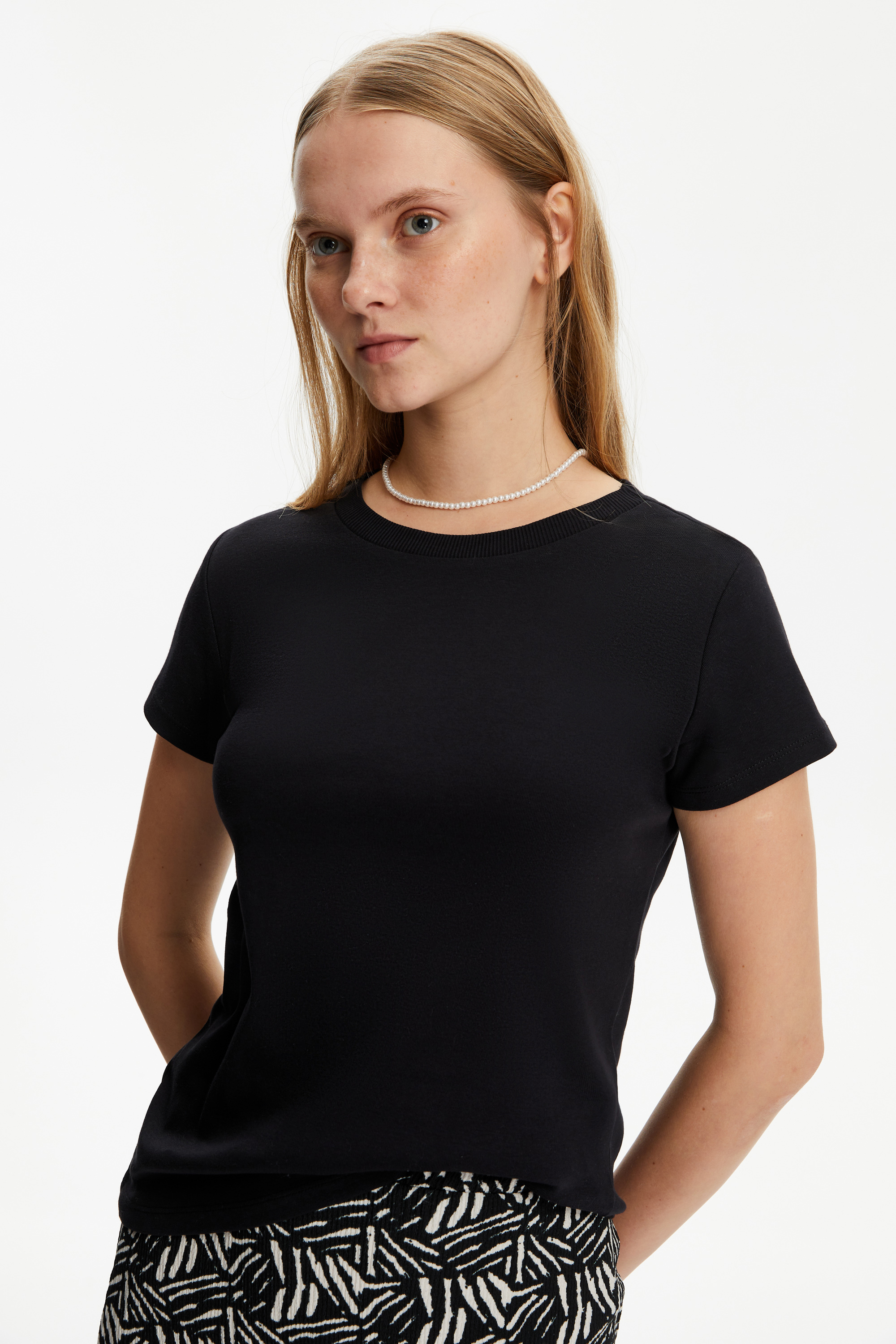 BİSİKLET YAKA KISA KOLLU T-SHIRT