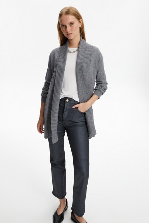  ŞAL YAKA TRİKO HIRKA