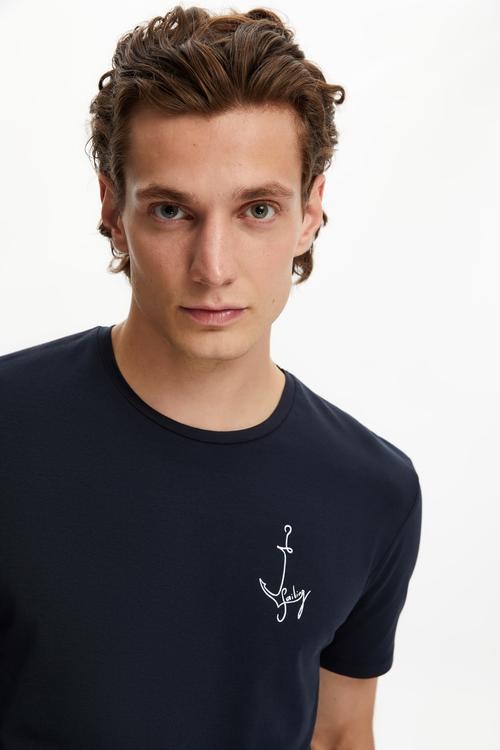  ÇAPA DETAYLI KISA KOLLU T-SHIRT