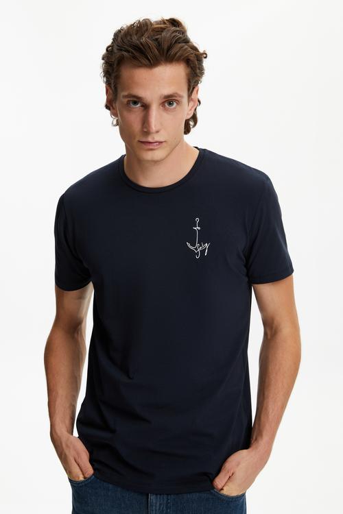  ÇAPA DETAYLI KISA KOLLU T-SHIRT