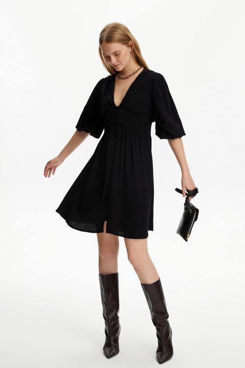  DÜĞME DETAYLI MİNİ VİSKOZ ELBİSE