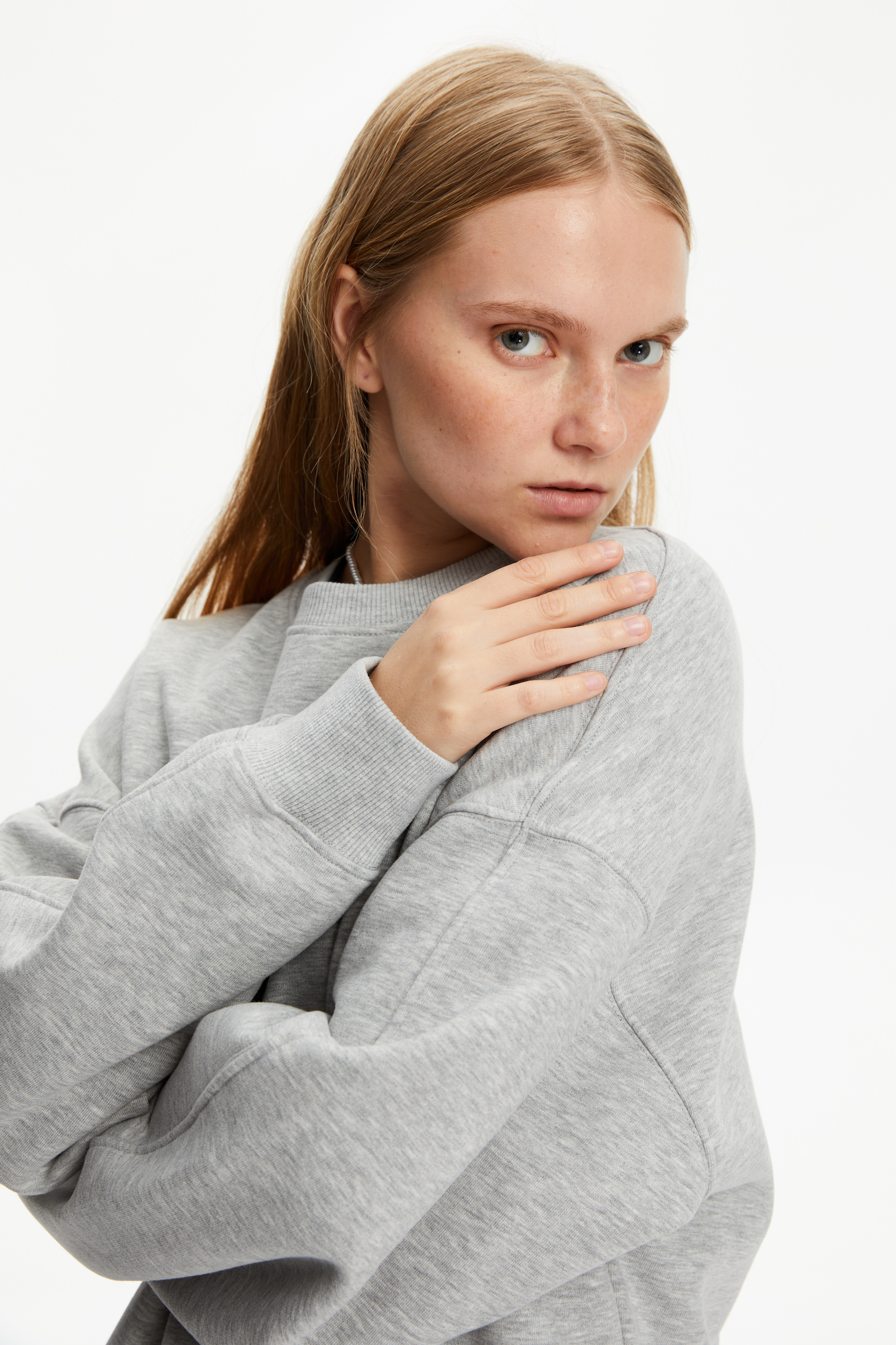 BİSİKLET YAKA SWEATSHIRT