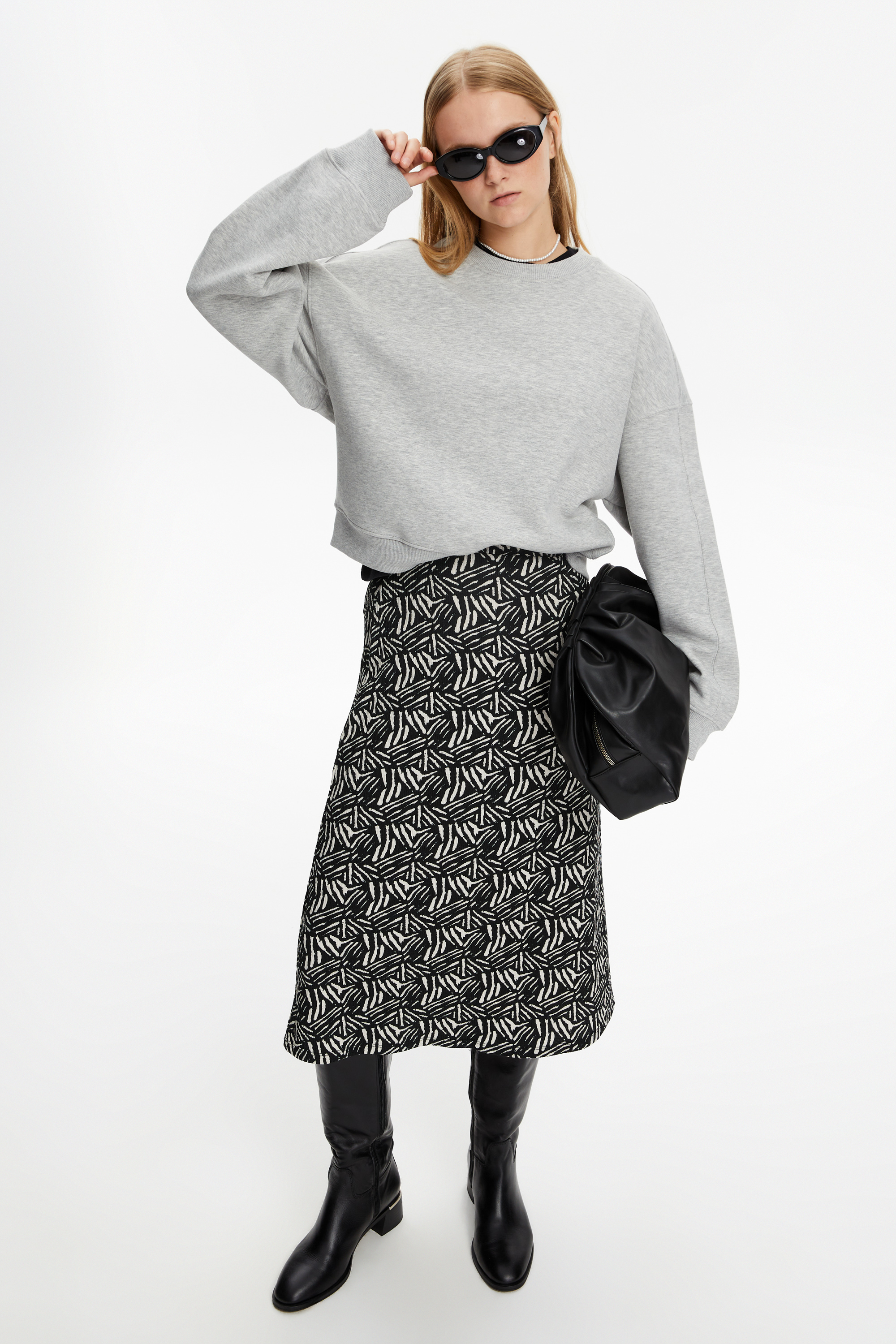 BİSİKLET YAKA SWEATSHIRT