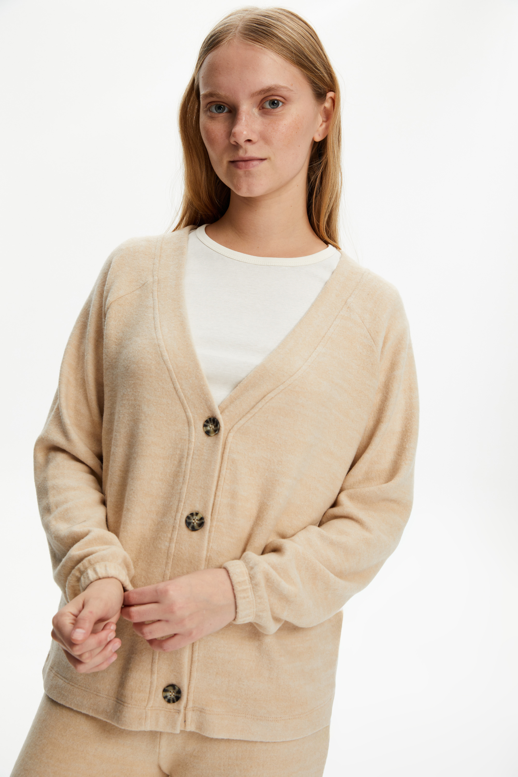 DÜĞMELİ V YAKA HIRKA