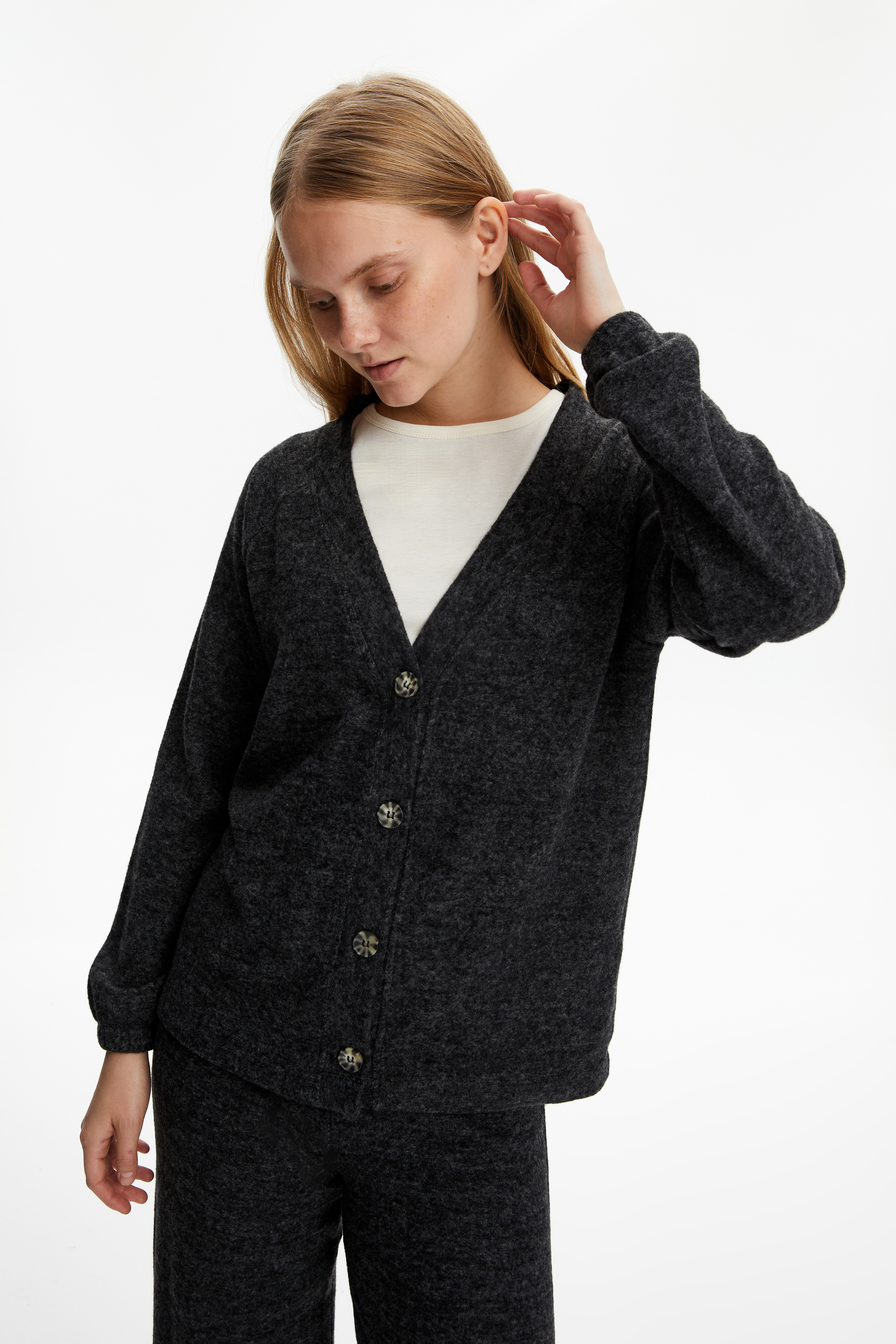 DÜĞMELİ V YAKA HIRKA