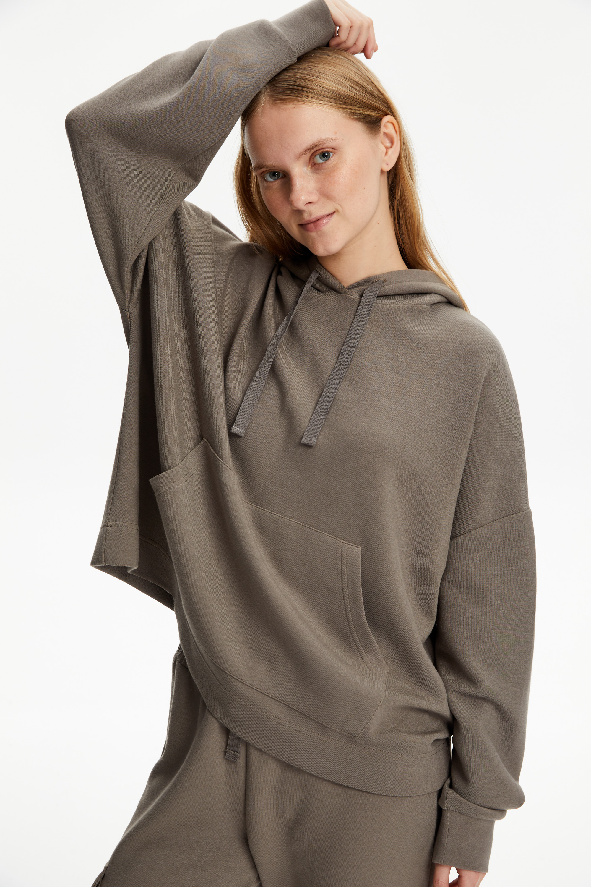 KAPÜŞONLU OVERSIZE SWEATSHIRT