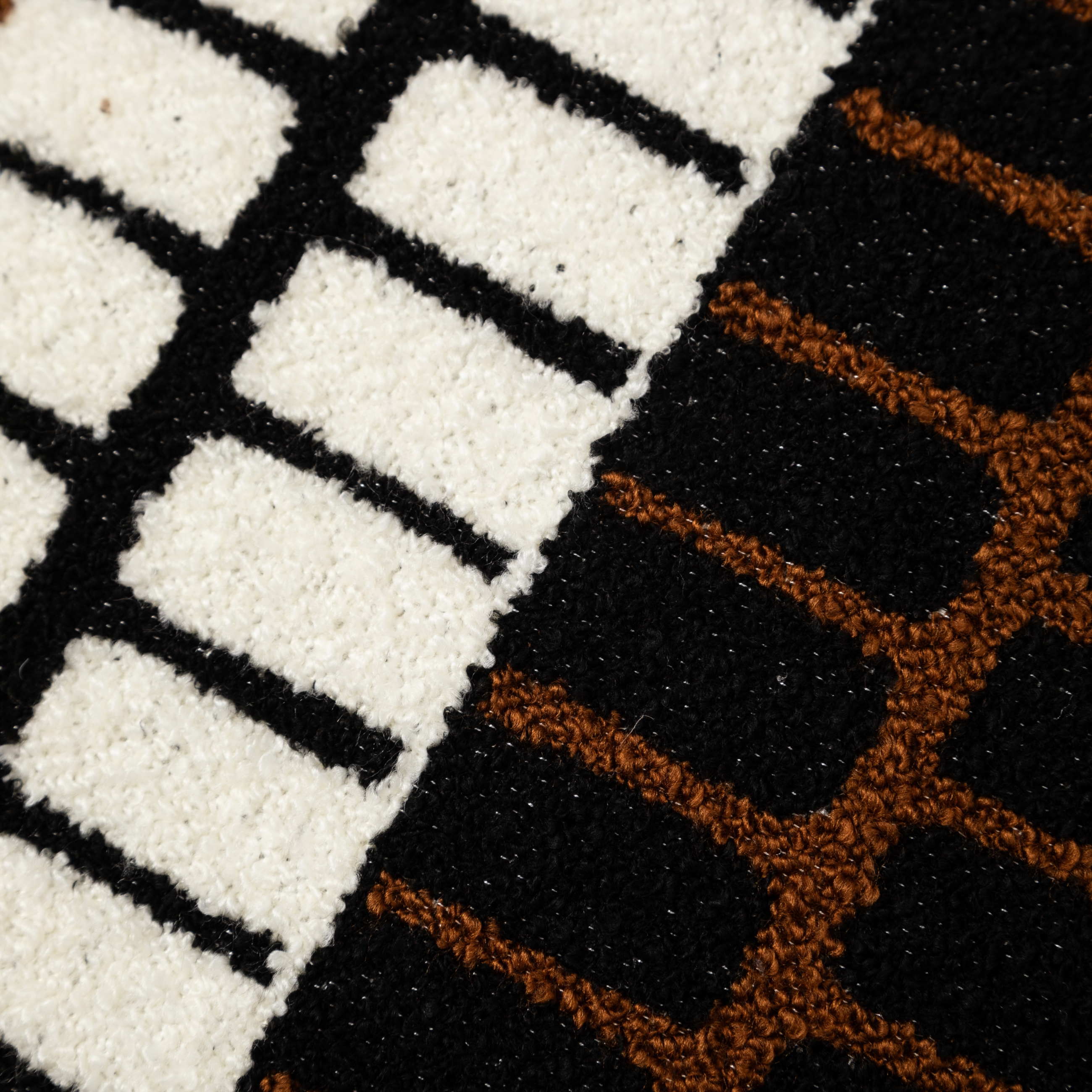 ANN KIRLENT KAHVE SİYAH 45X45