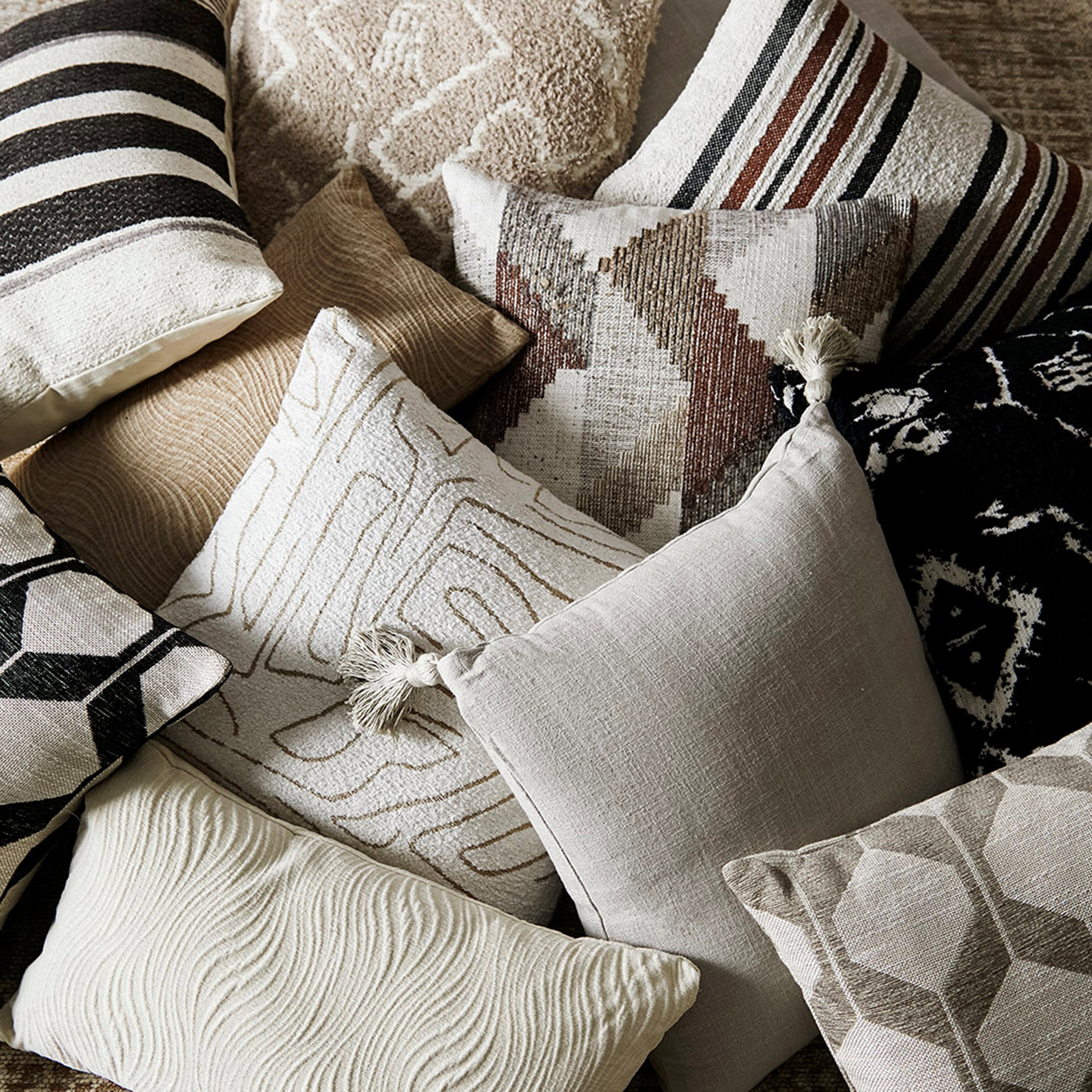 ALBA KIRLENT PÜSKÜLLÜ KREM 45X45