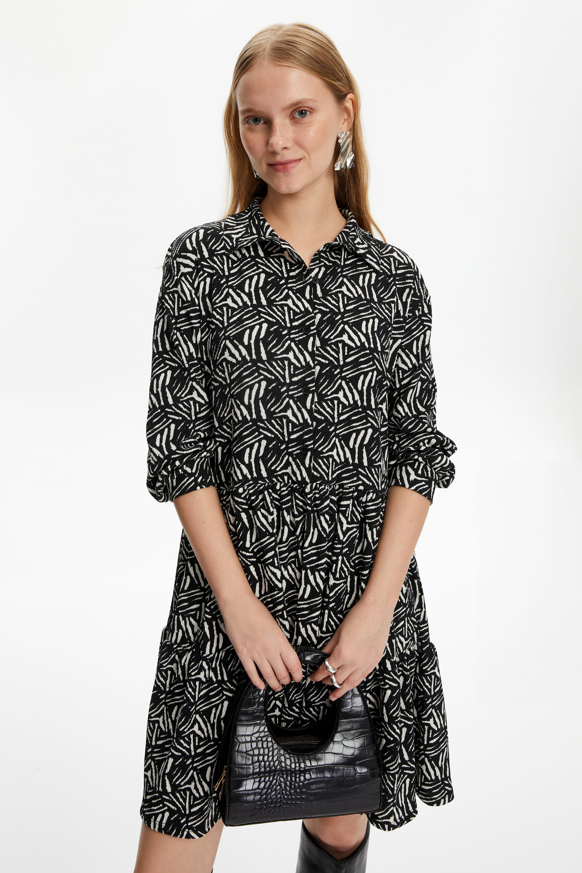 DESENLİ MİNİ KLOŞ ELBİSE