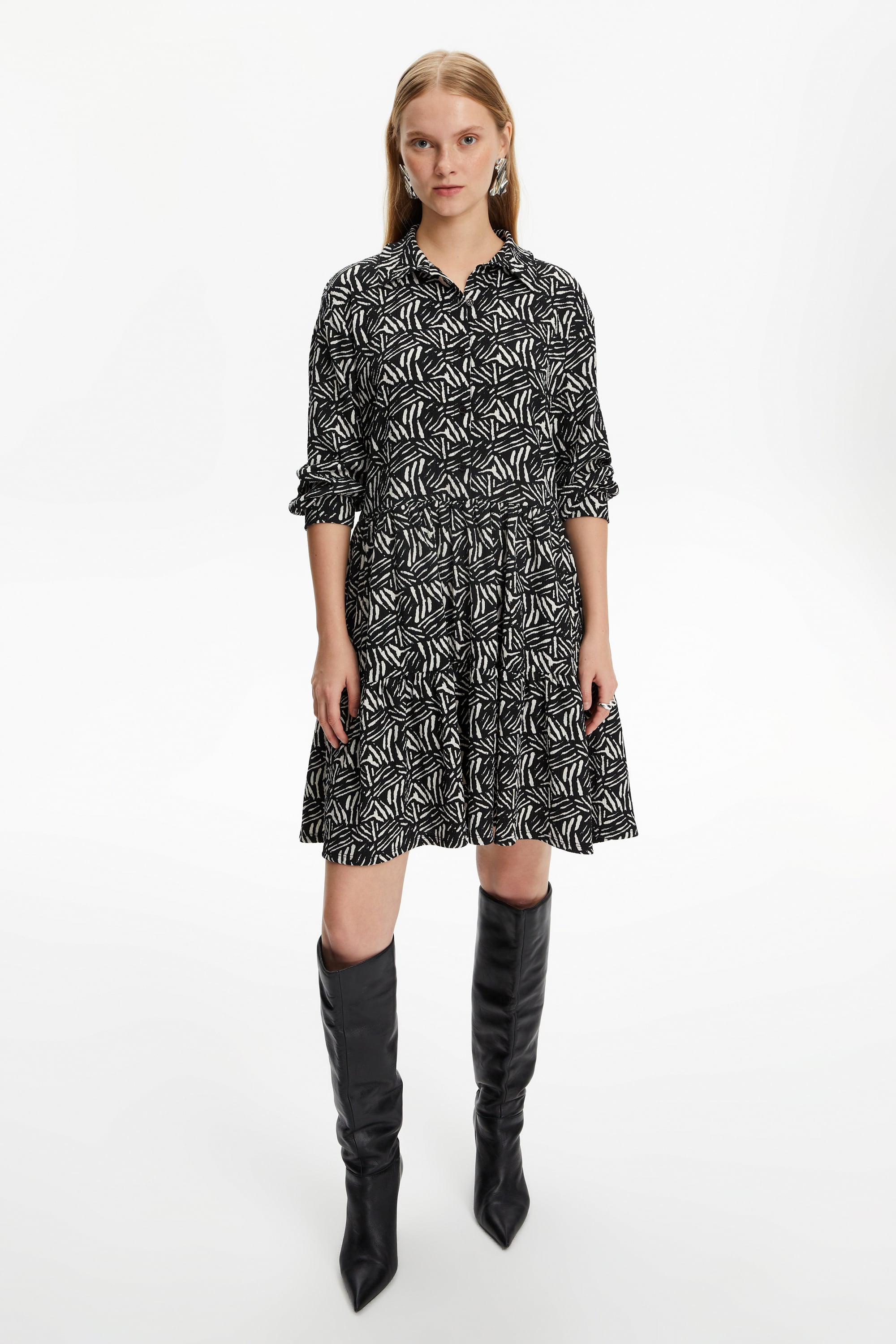 DESENLİ MİNİ KLOŞ ELBİSE