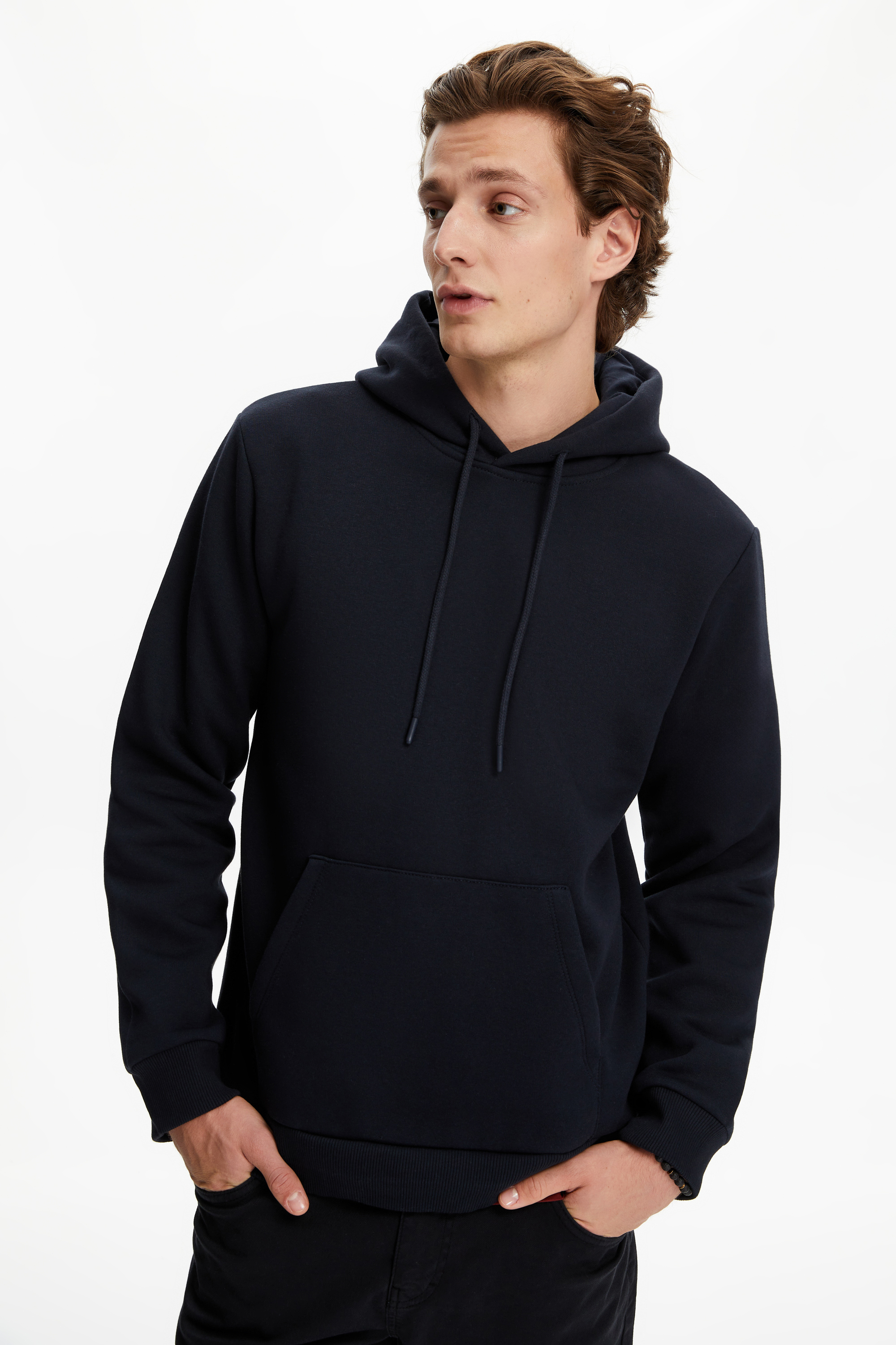 KAPÜŞONLU SWEATSHIRT