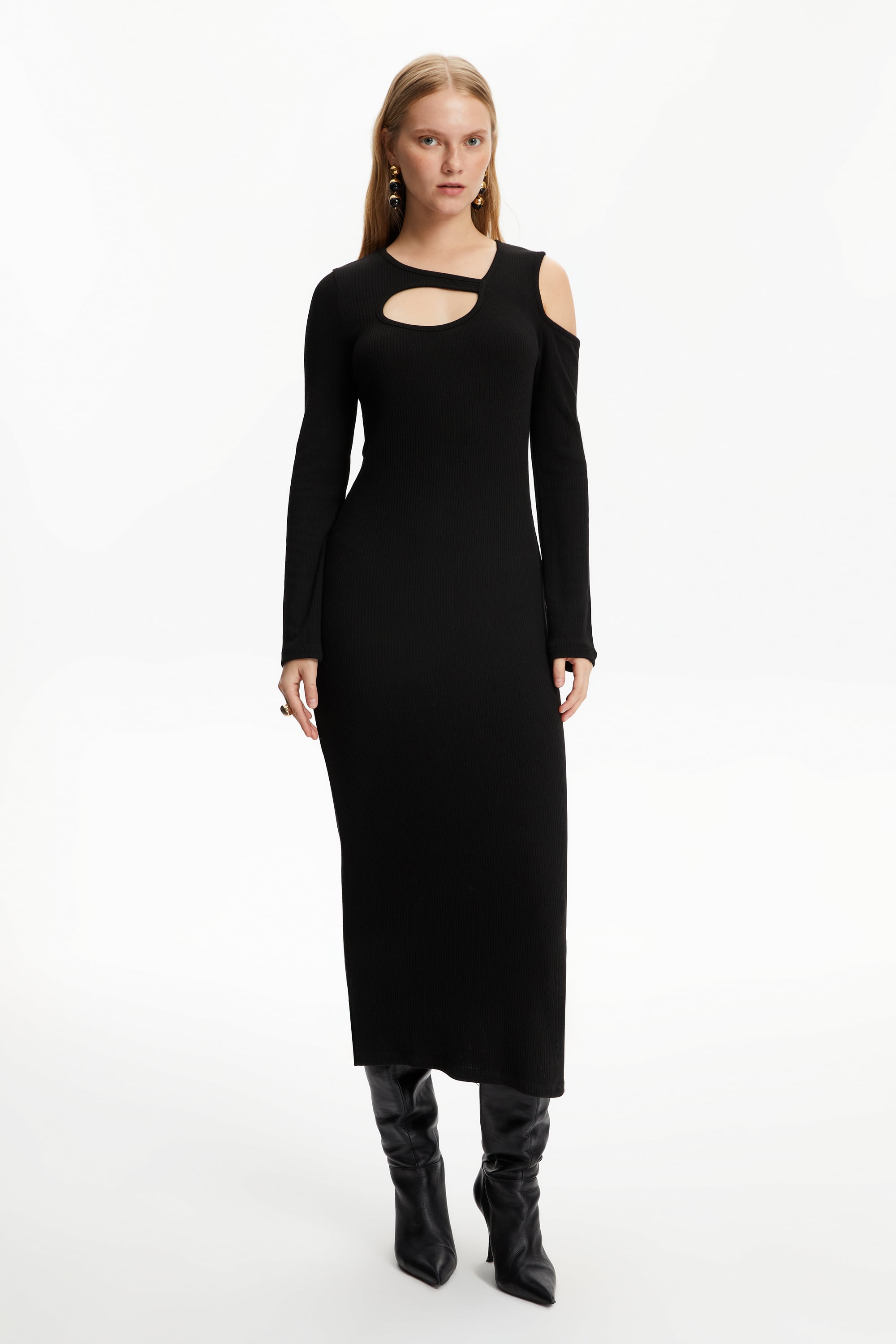 CUT OUT DETAYLI UZUN ÖRME ELBİSE