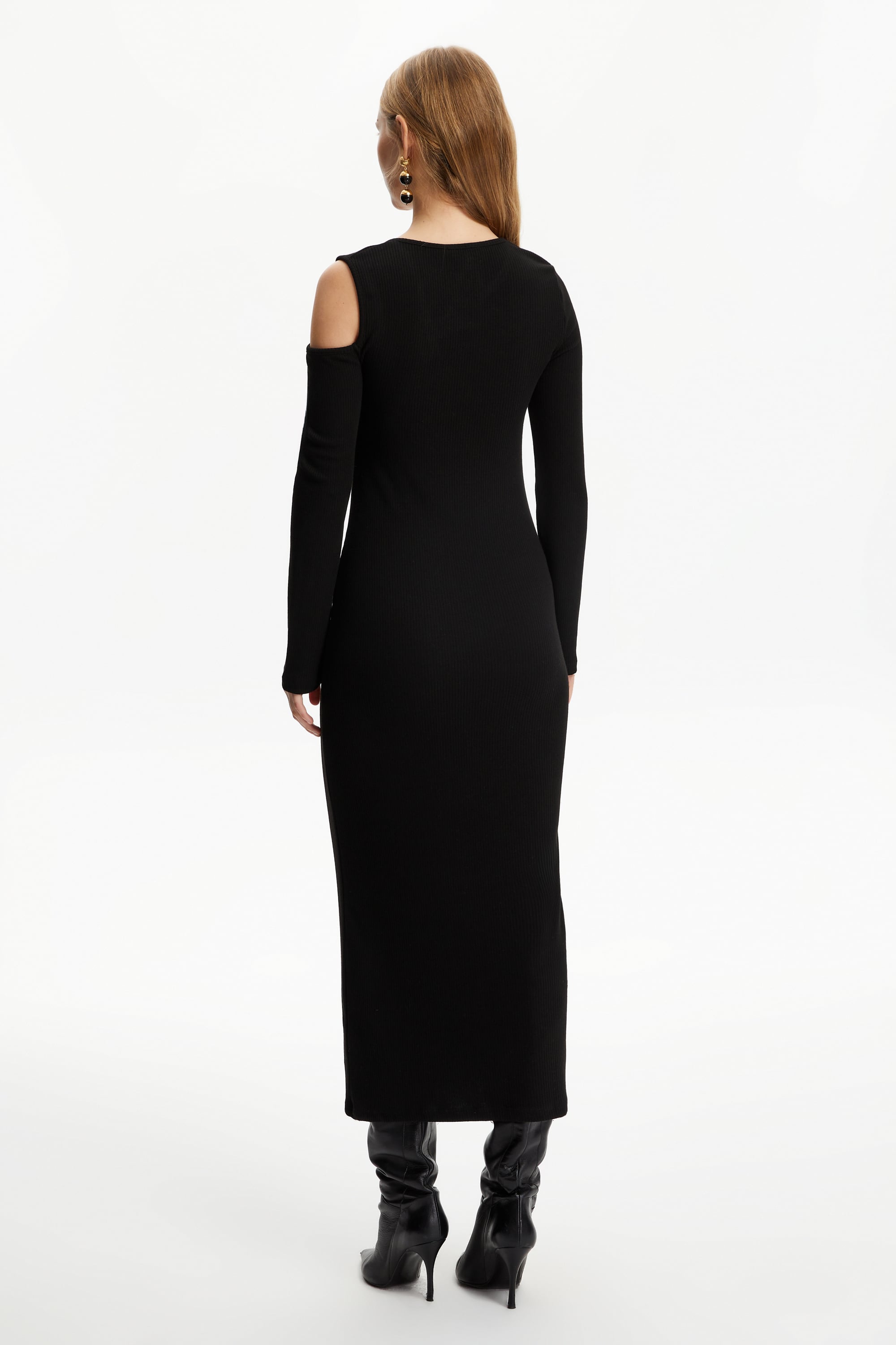 CUT OUT DETAYLI UZUN ÖRME ELBİSE