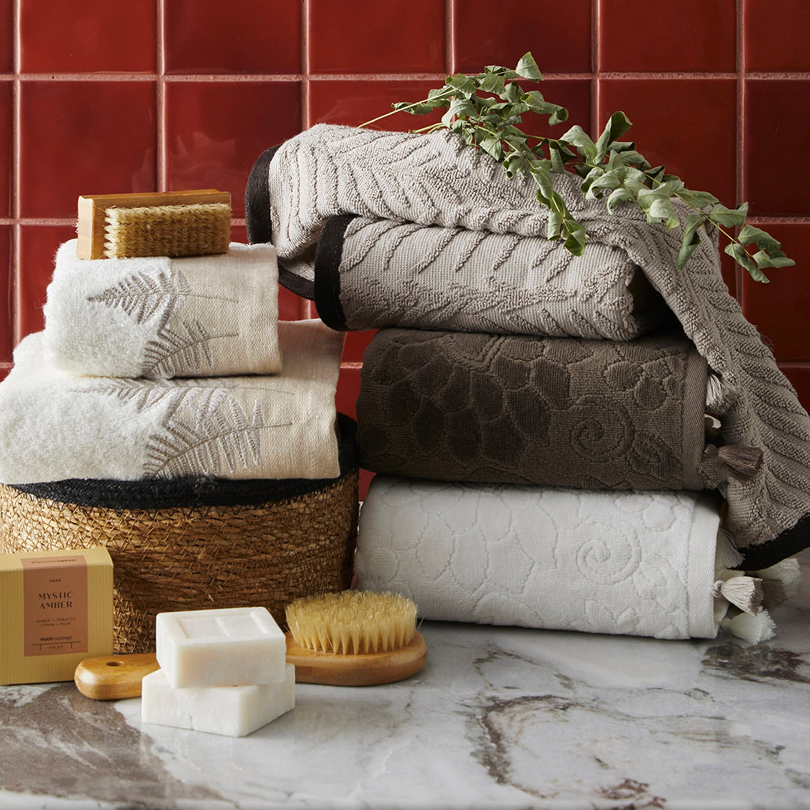 LOU LEAF NAKIŞLI YÜZ HAVLUSU 50X80