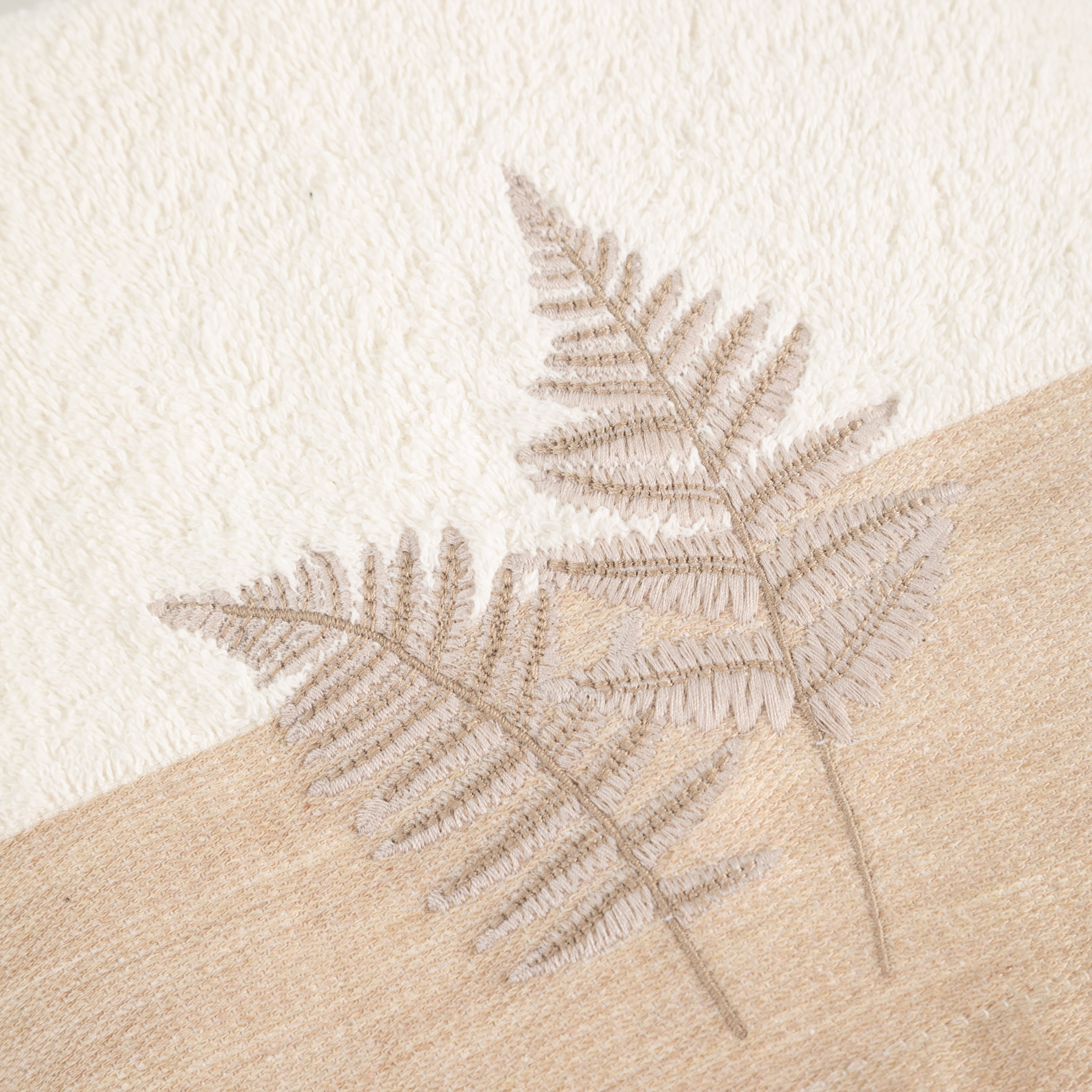 LOU LEAF NAKIŞLI YÜZ HAVLUSU 50X80