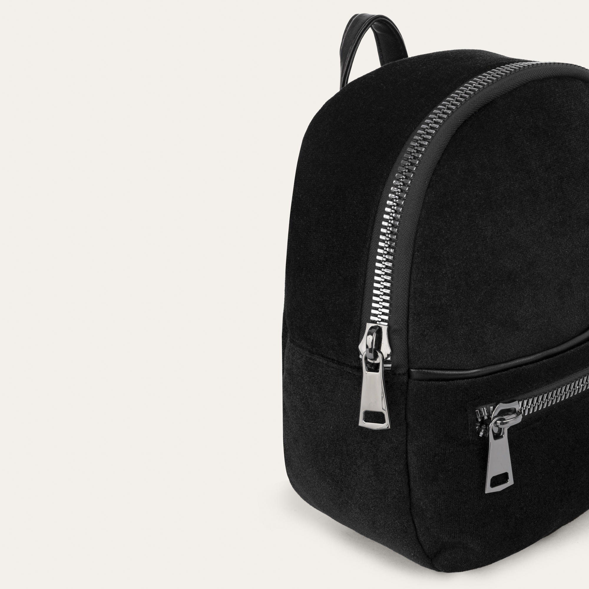 DOKULU SIRT ÇANTASI