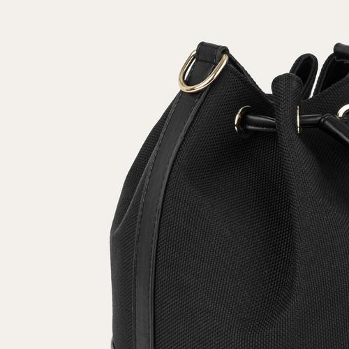  BÜZGÜLÜ BUCKET OMUZ ÇANTASI