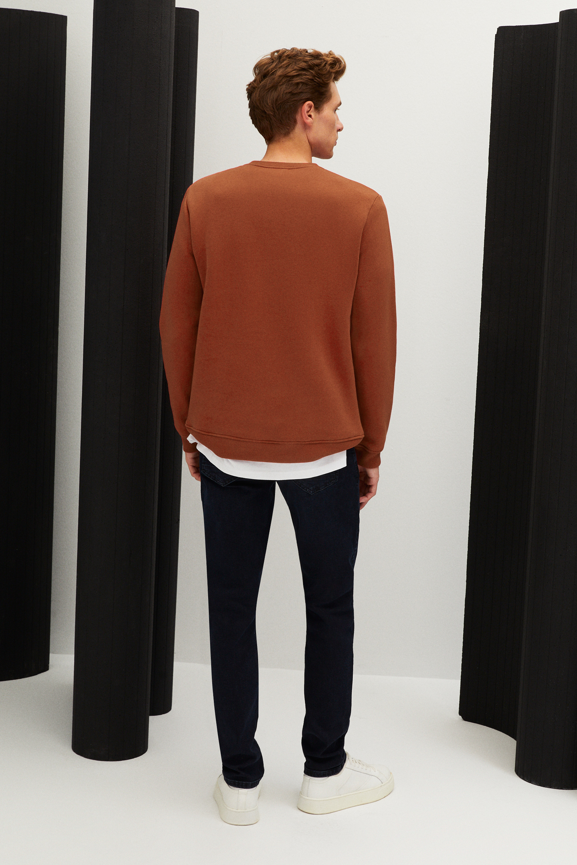 NAKIŞLI BİSİKLET YAKA SWEATSHIRT