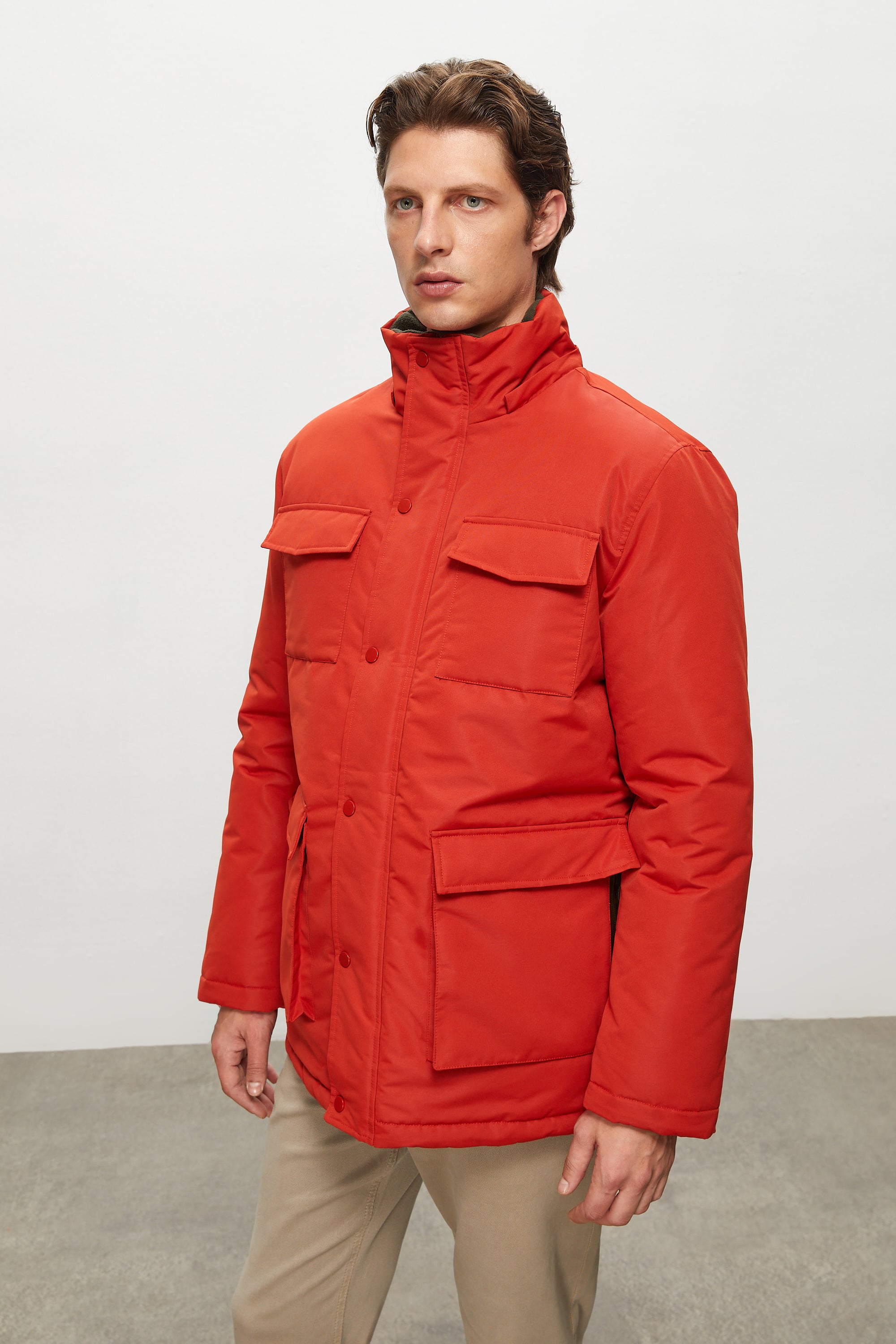 ÇIKARILABİLİR KAPÜŞONLU MONT