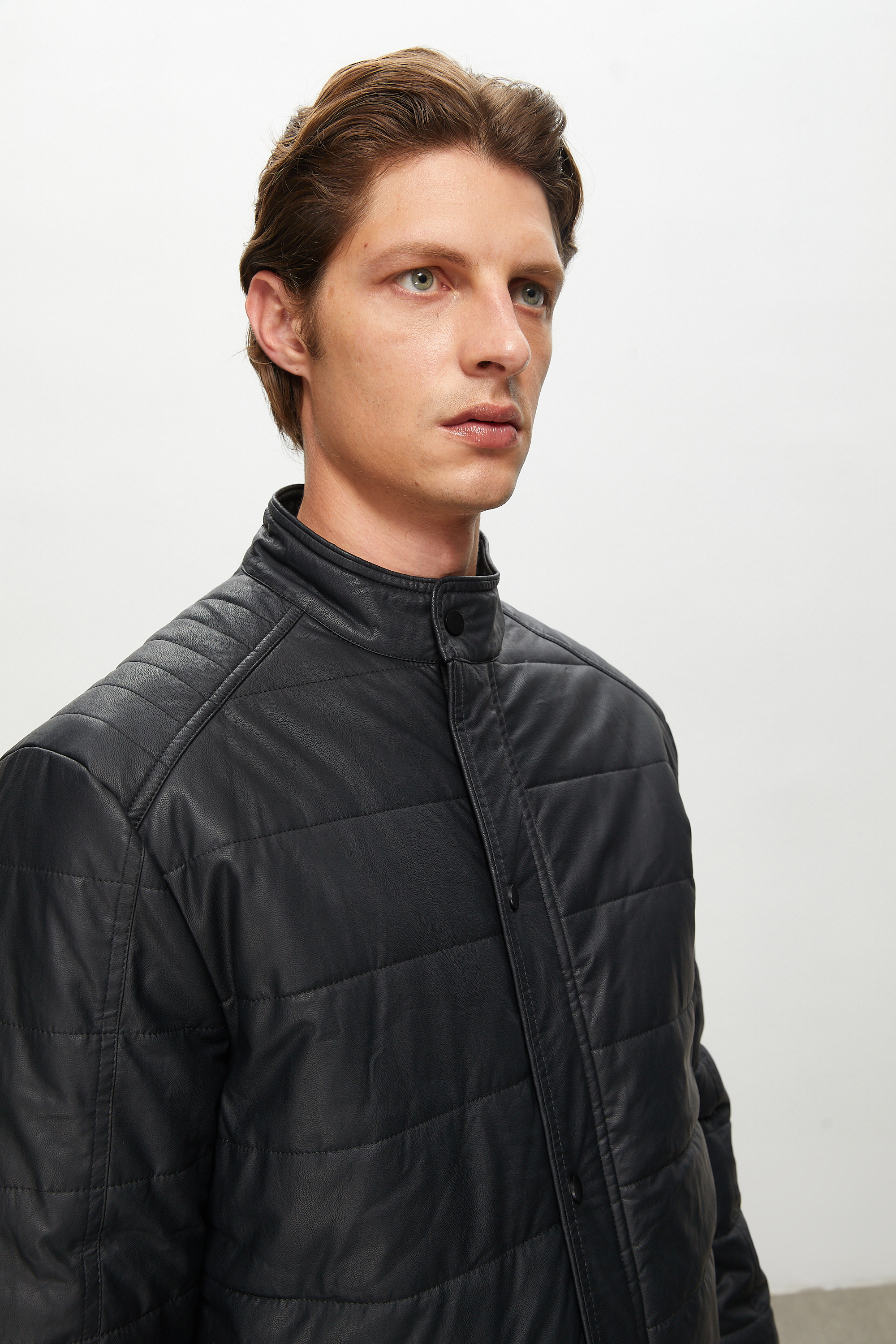 DERİ GÖRÜNÜMLÜ CEKET