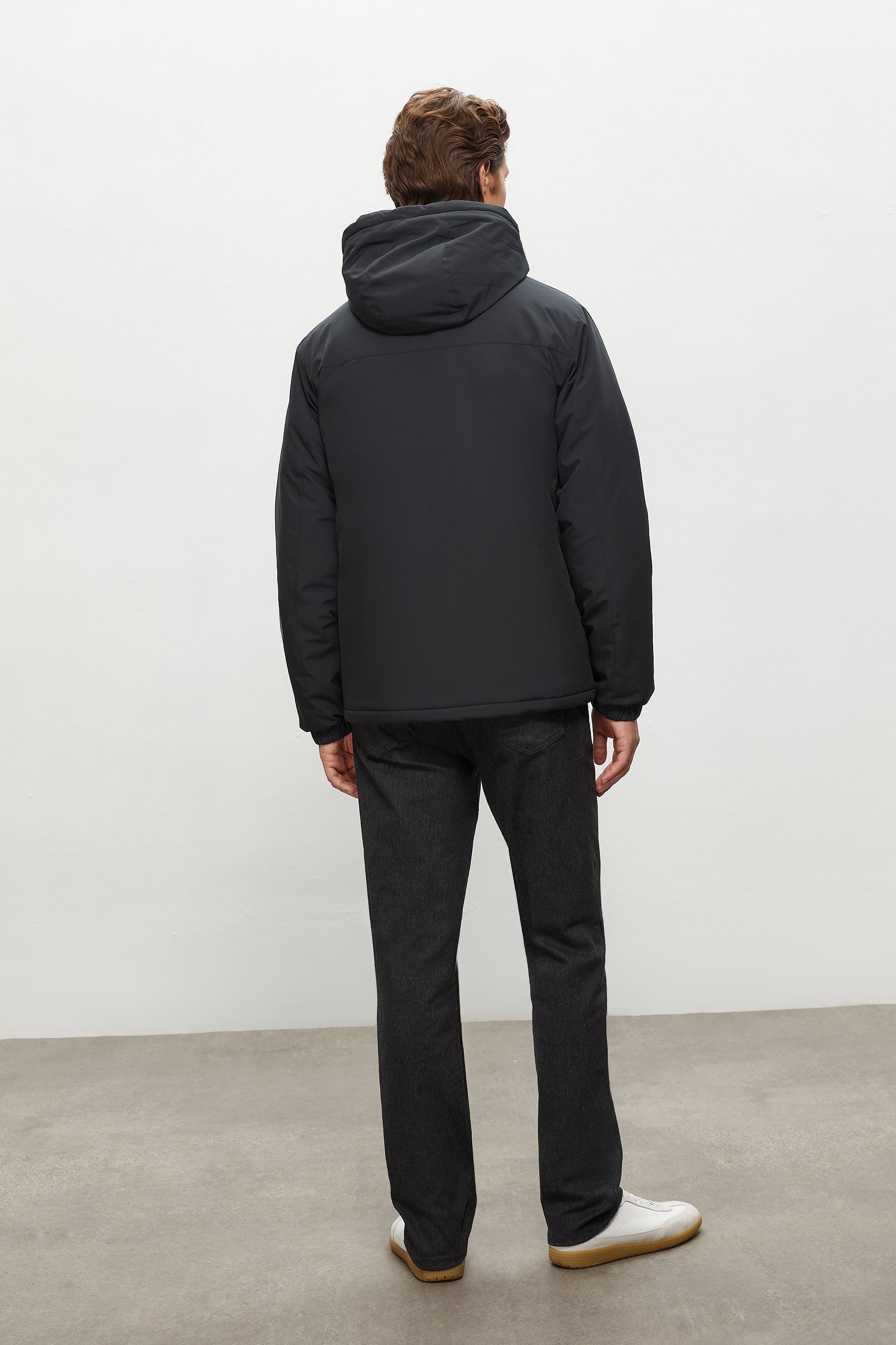 ÇIKARILABİLİR KAPÜŞONLU MONT