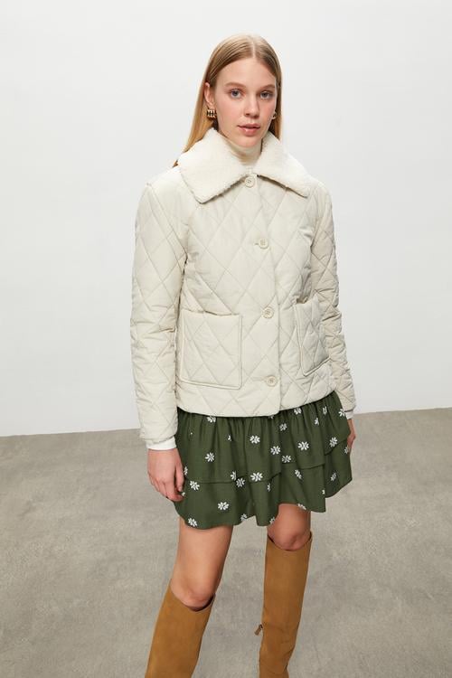  PELÜŞ YAKA KAPİTONELİ MONT