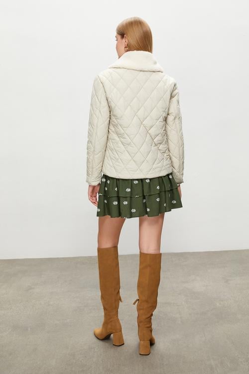  PELÜŞ YAKA KAPİTONELİ MONT