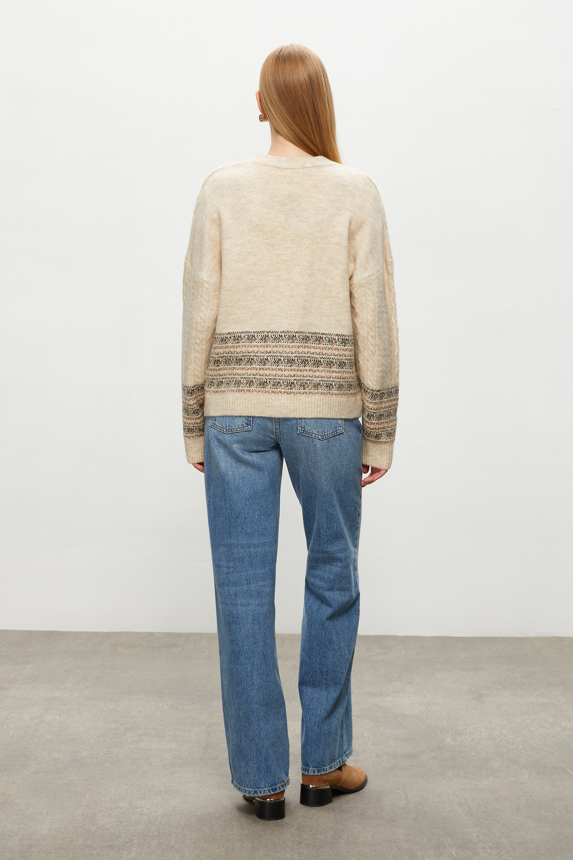 JAKARLI V YAKA TRİKO HIRKA