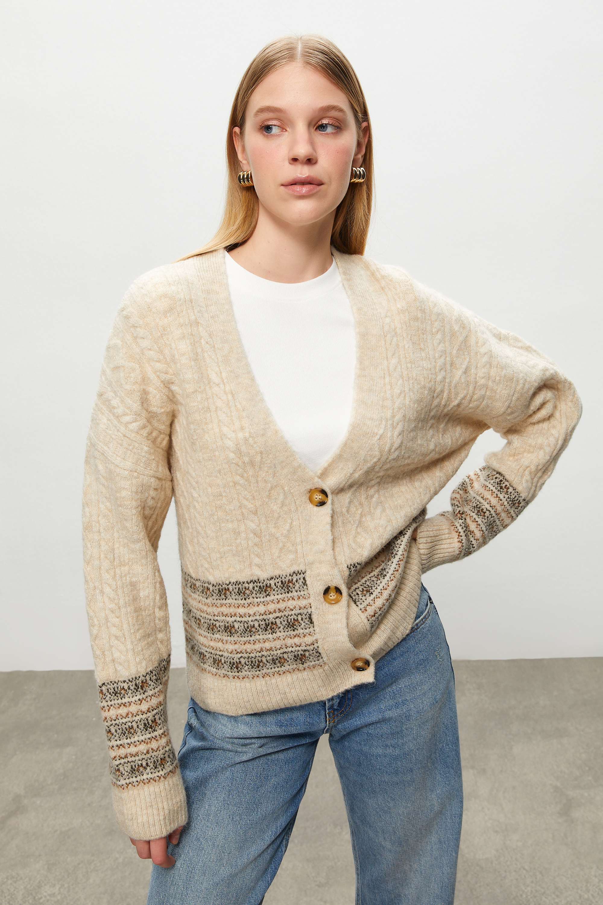 JAKARLI V YAKA TRİKO HIRKA