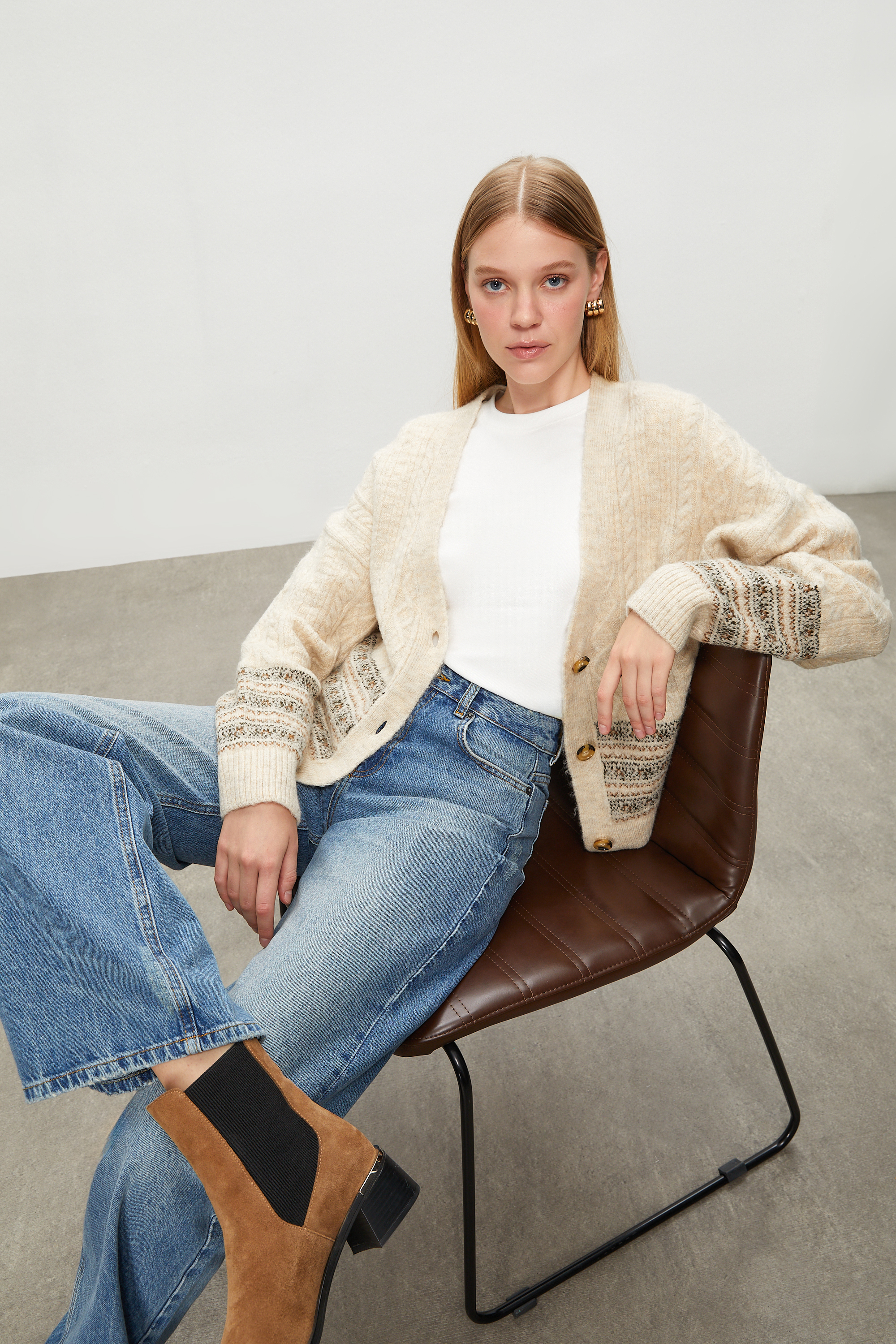 JAKARLI V YAKA TRİKO HIRKA