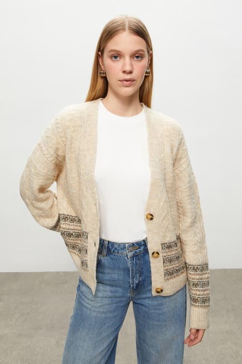  JAKARLI V YAKA TRİKO HIRKA