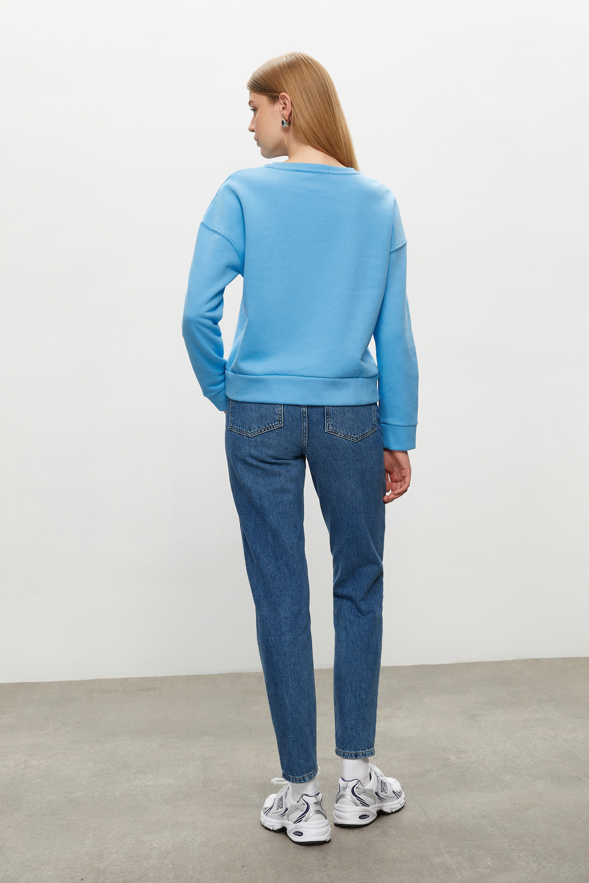 BİSİKLET YAKA SWEATSHIRT