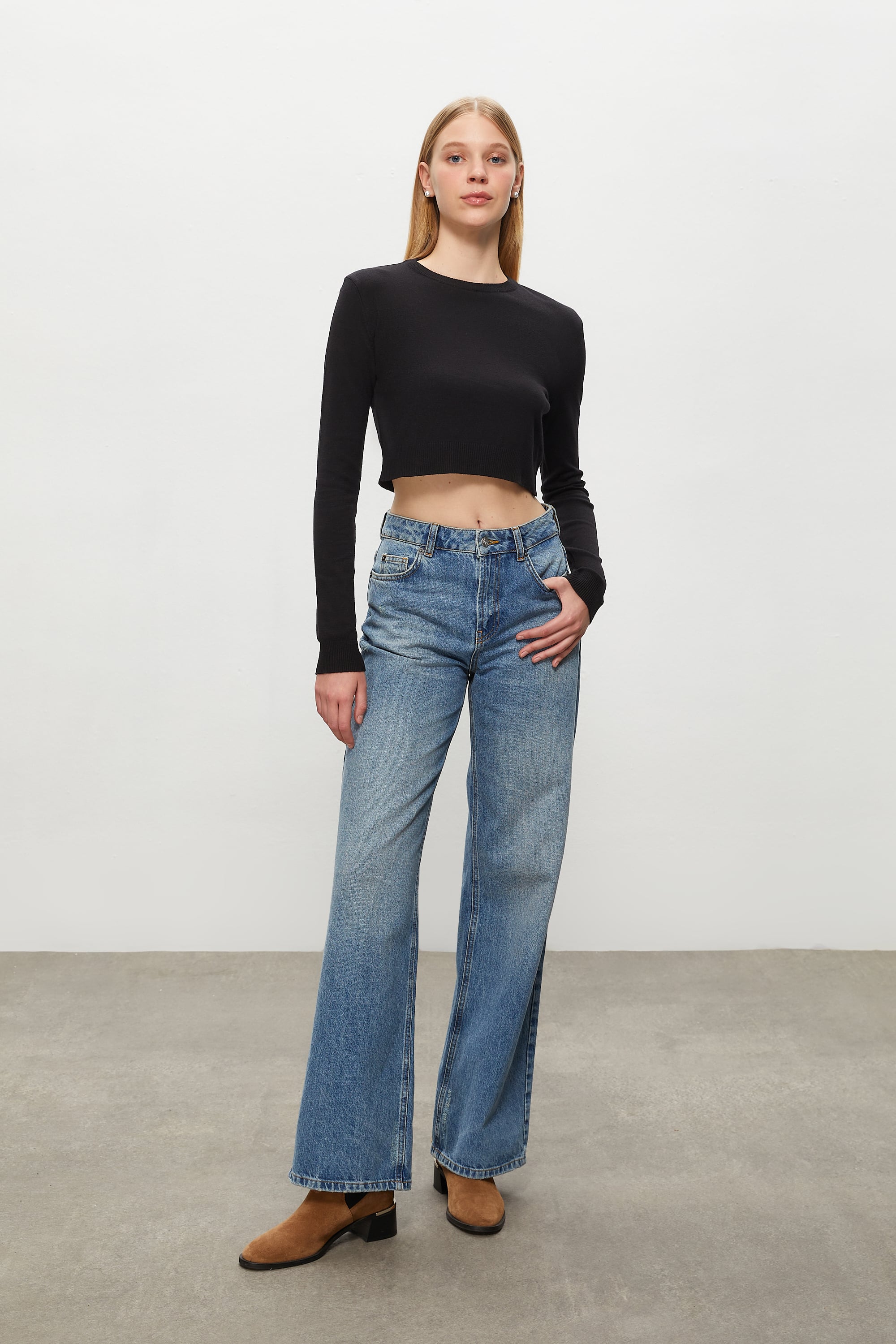 BİSİKLET YAKA TRİKO KAZAK