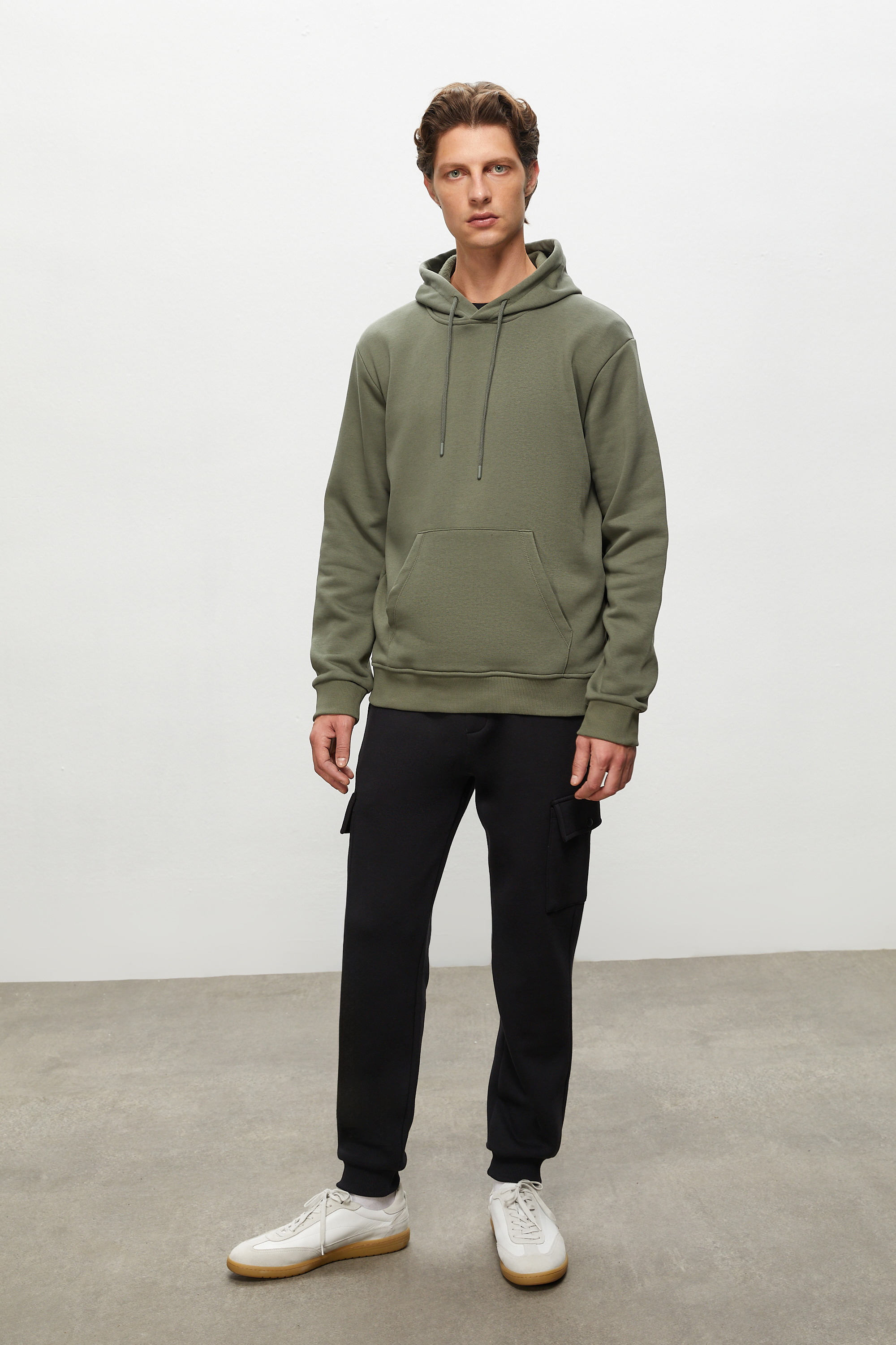 KAPÜŞONLU SWEATSHIRT