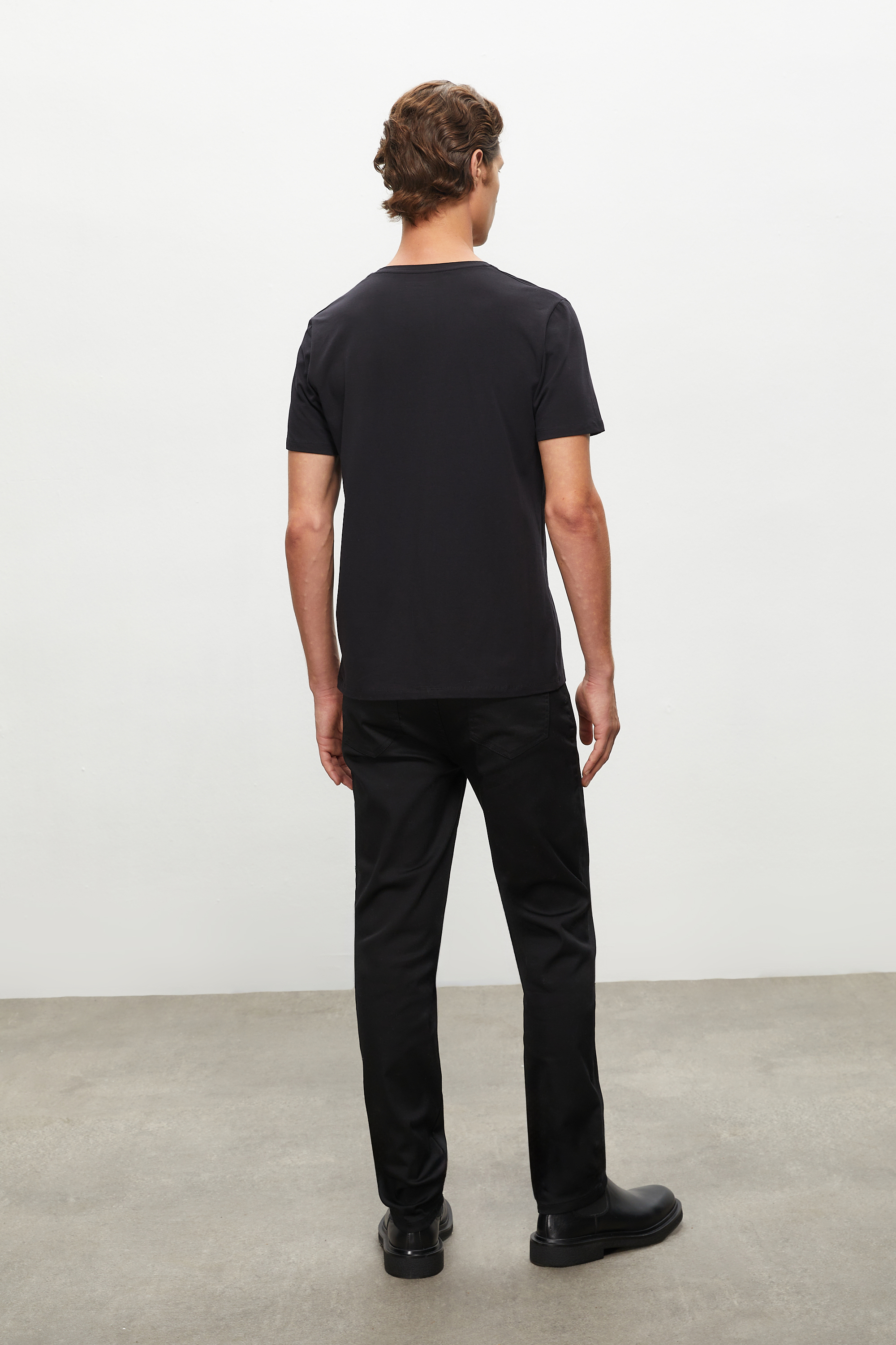 BİSİKLET YAKA KISA KOLLU T-SHIRT