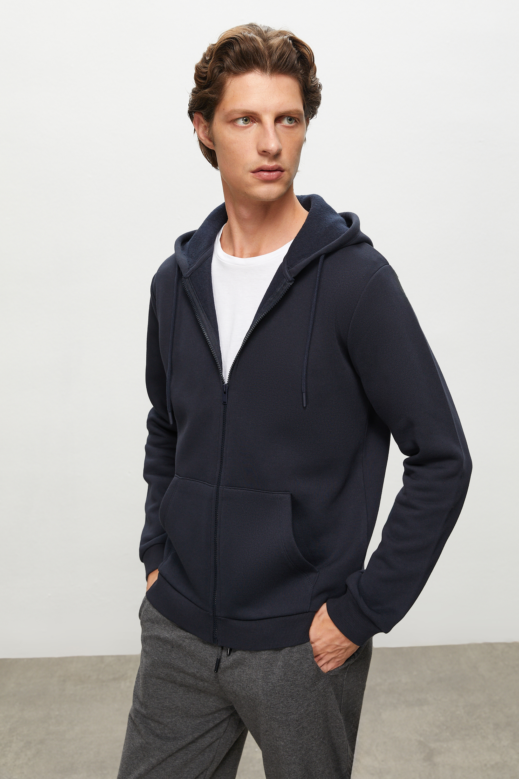 FERMUARLI KAPÜŞONLU SWEATSHIRT