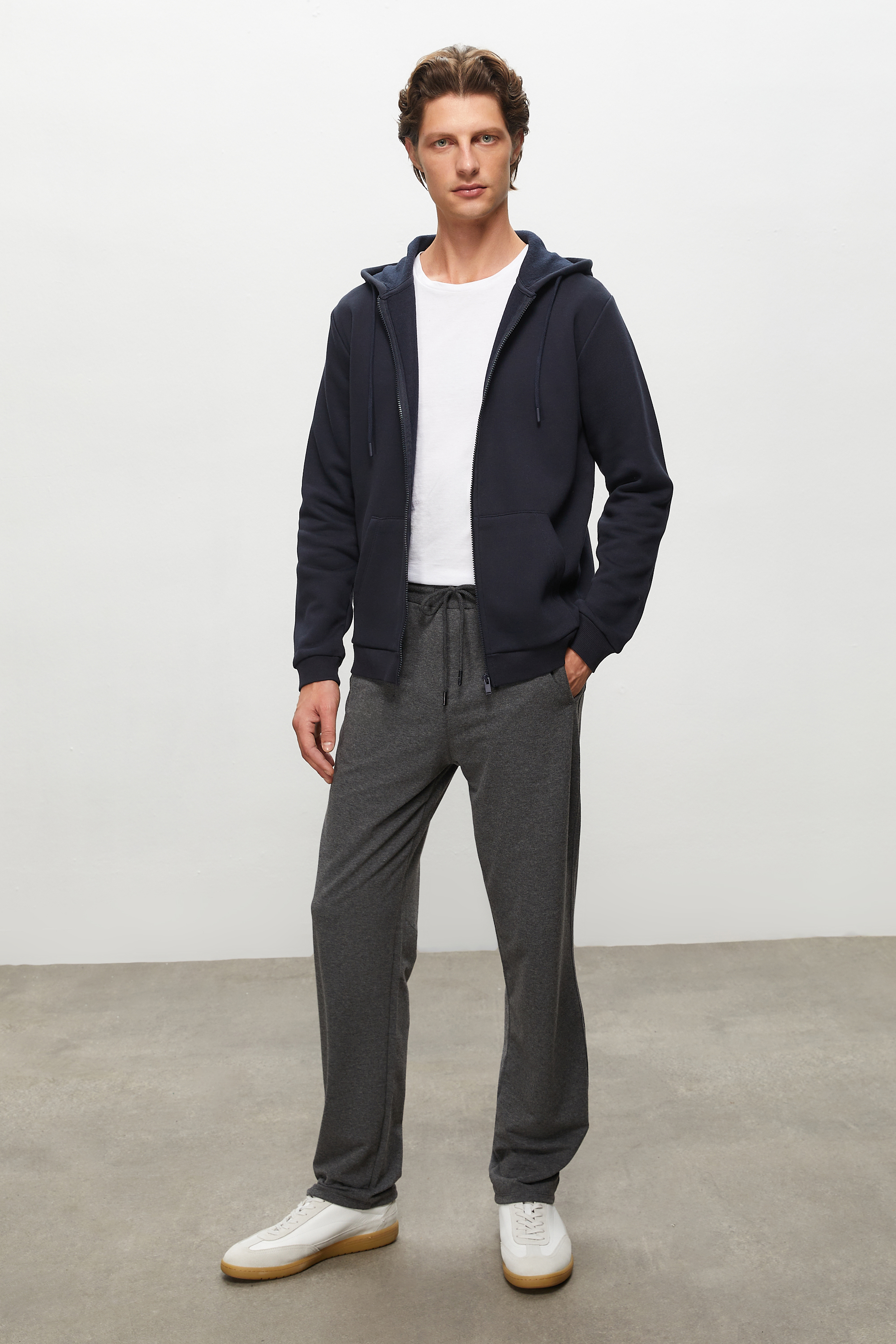 FERMUARLI KAPÜŞONLU SWEATSHIRT