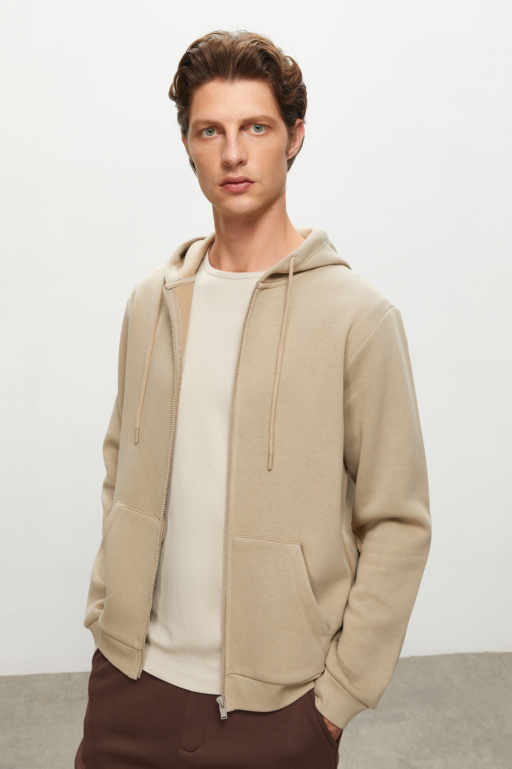 FERMUARLI KAPÜŞONLU SWEATSHIRT