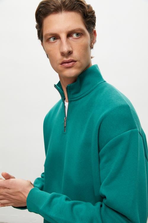  DİK YAKA SWEATSHIRT