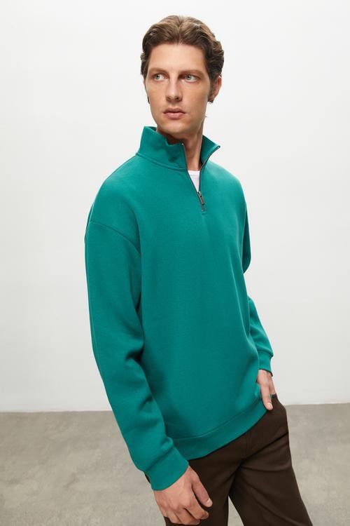  DİK YAKA SWEATSHIRT