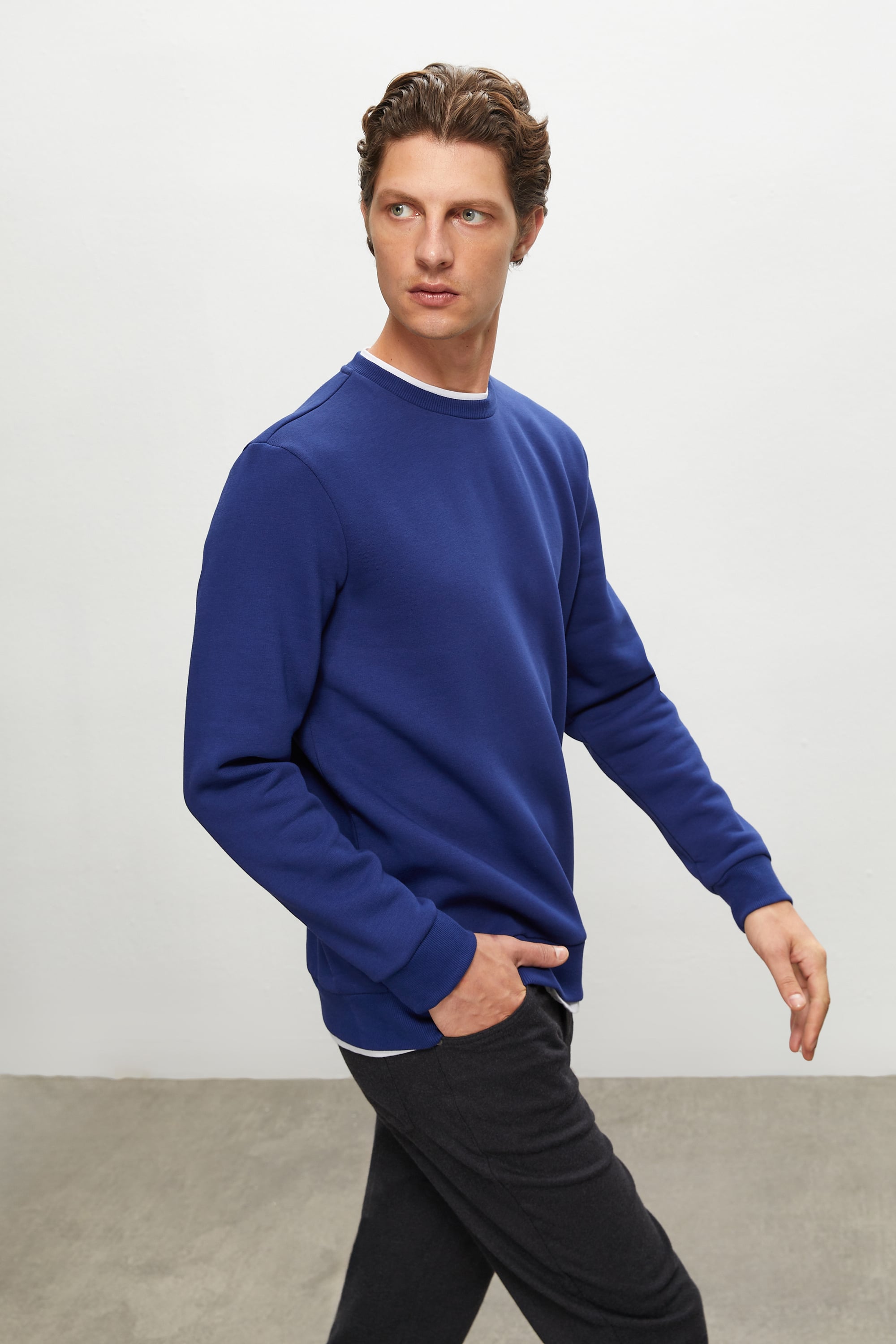 BİSİKLET YAKA SWEATSHIRT